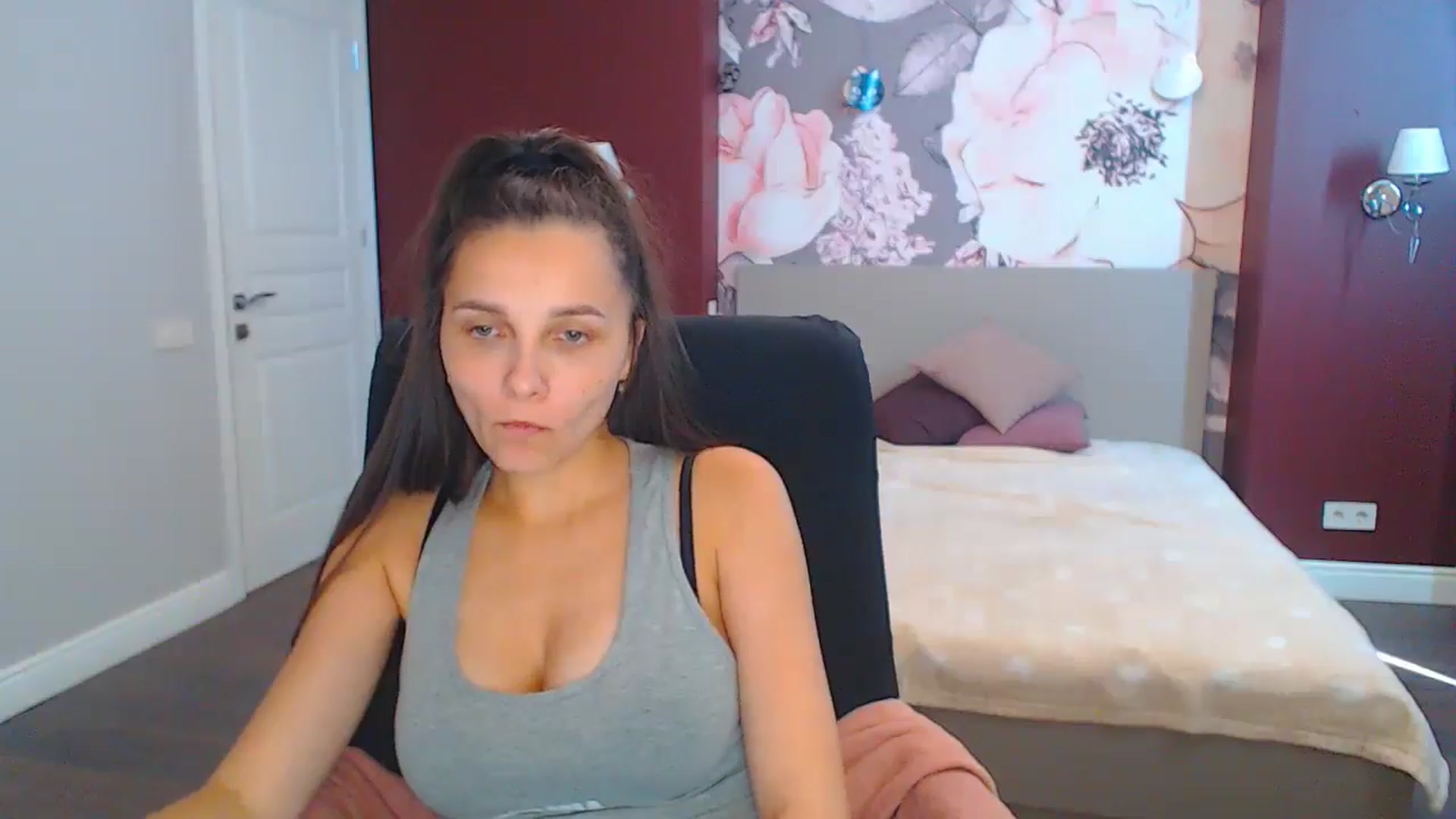 Gallery image thumbnail from Karina_Mils's myfreecams stream on, 09/02/2024, 10:45 image 19 of 20