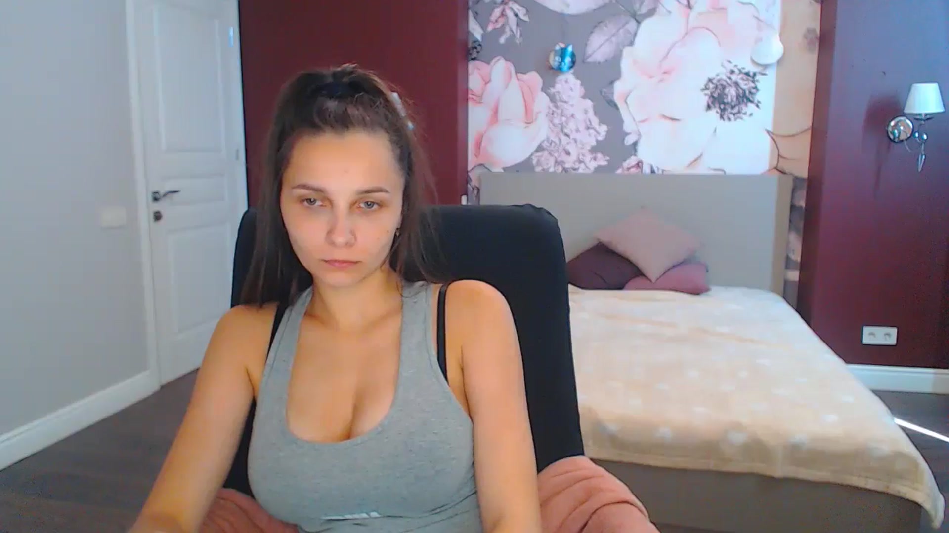 Gallery image thumbnail from Karina_Mils's myfreecams stream on, 09/02/2024, 10:45 image 14 of 20
