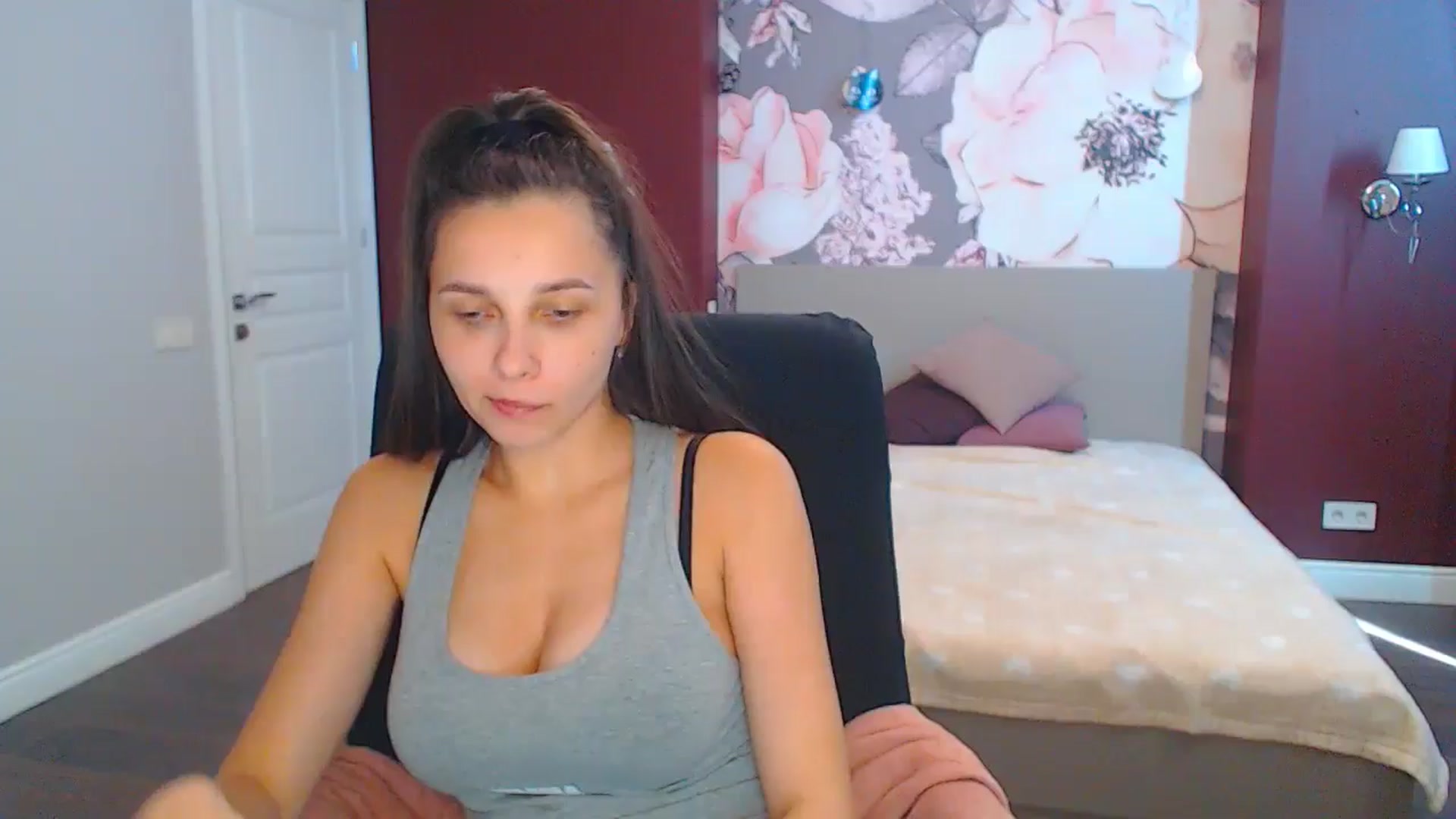 Gallery image thumbnail from Karina_Mils's myfreecams stream on, 09/02/2024, 10:45 image 4 of 20