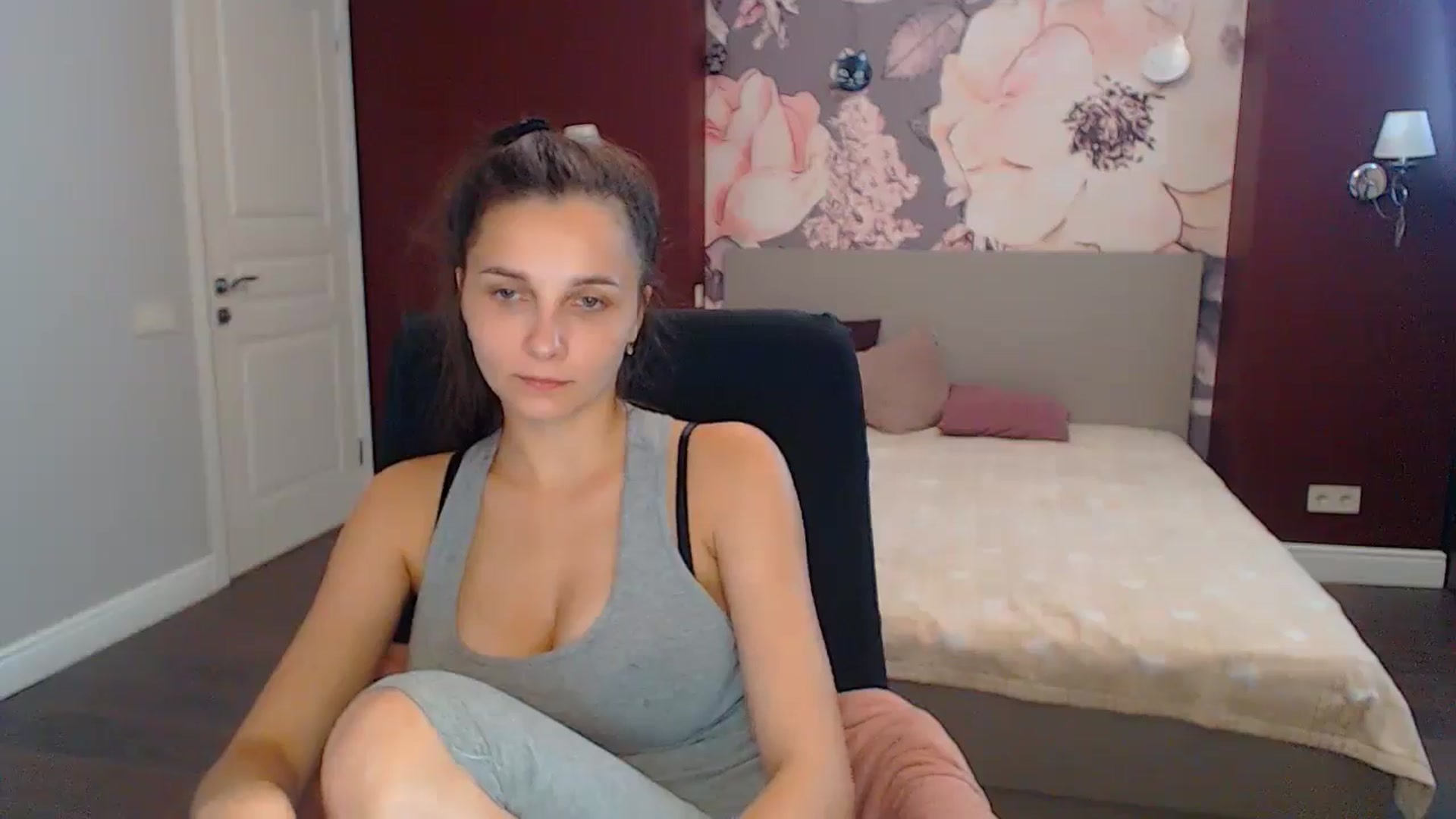 Gallery image thumbnail from Karina_Mils's myfreecams stream on, 09/05/2024, 11:49 image 11 of 20