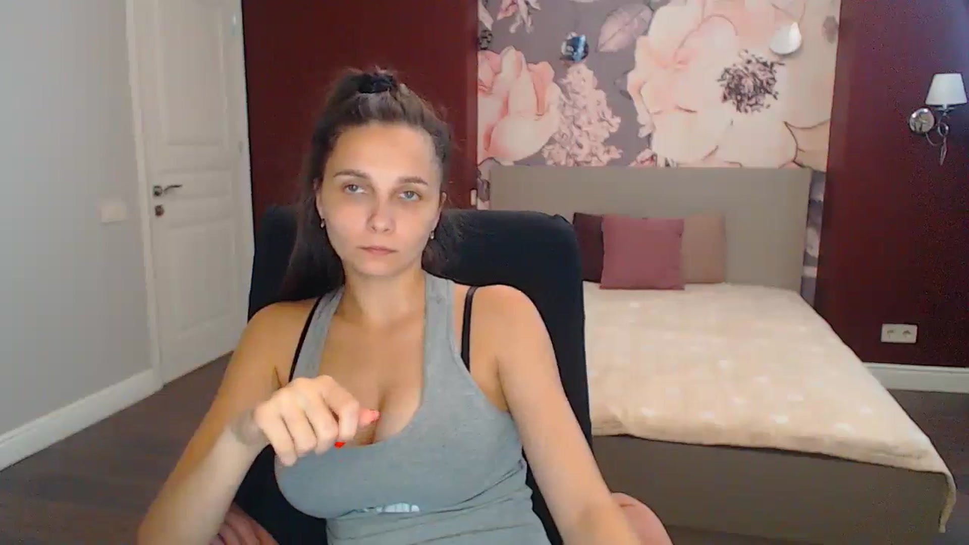 Gallery image thumbnail from Karina_Mils's myfreecams stream on, 09/06/2024, 15:17 image 7 of 20