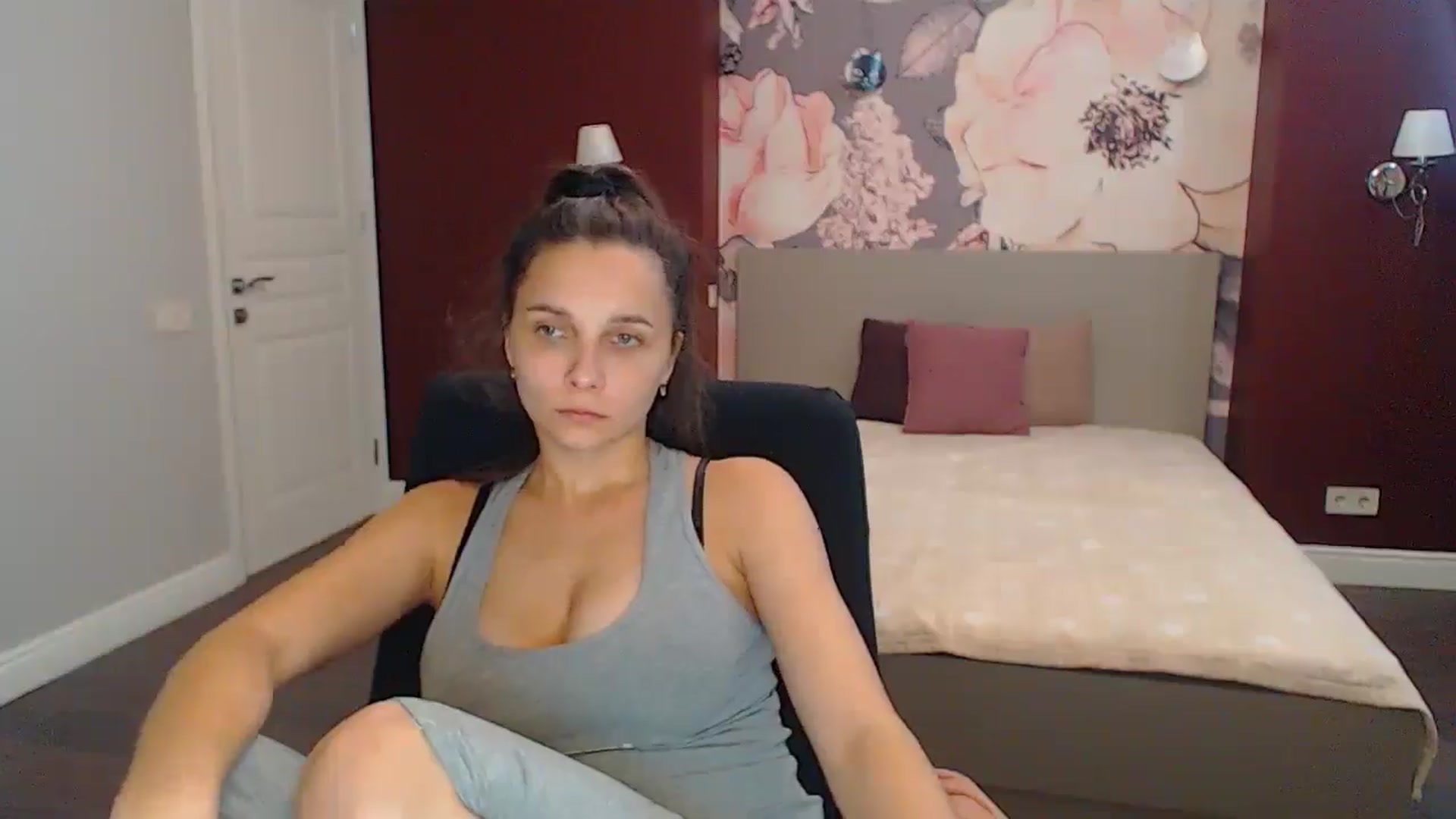 Gallery image thumbnail from Karina_Mils's myfreecams stream on, 09/06/2024, 15:17 image 9 of 20