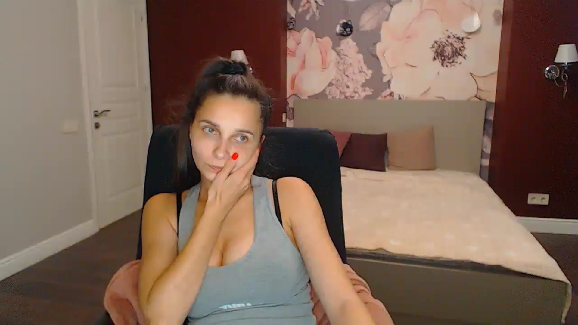 Gallery image thumbnail from Karina_Mils's myfreecams stream on, 09/06/2024, 16:01 image 13 of 20
