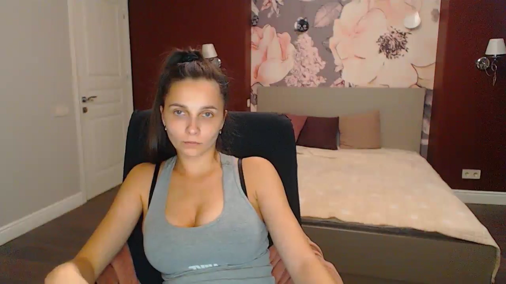 Gallery image thumbnail from Karina_Mils's myfreecams stream on, 09/06/2024, 16:01 image 6 of 20