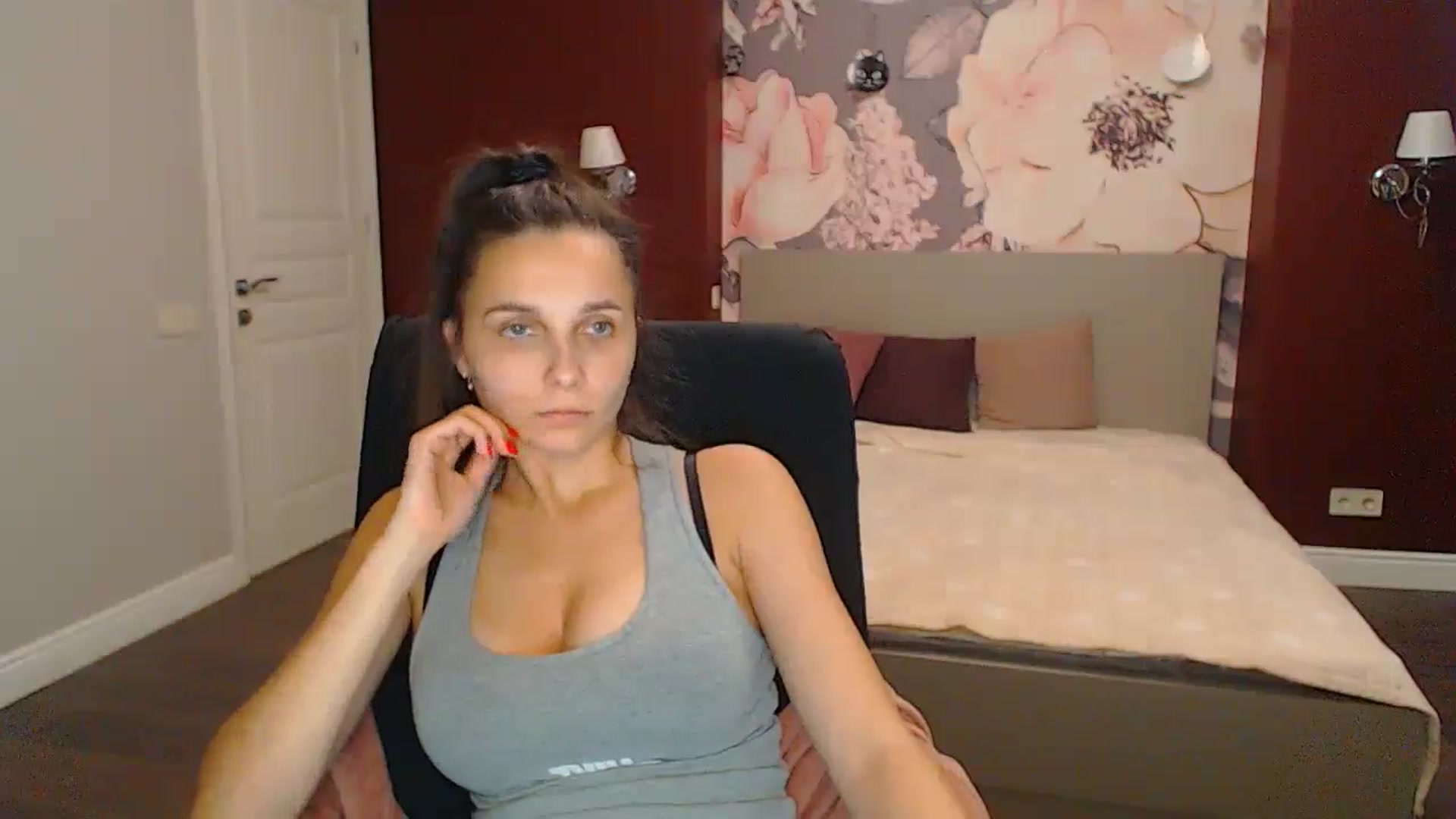 Gallery image thumbnail from Karina_Mils's myfreecams stream on, 09/06/2024, 16:01 image 5 of 20