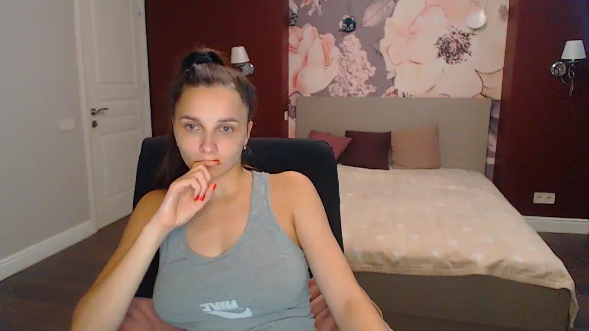 Gallery image thumbnail from Karina_Mils's myfreecams stream on, 09/07/2024, 06:34 image 10 of 20