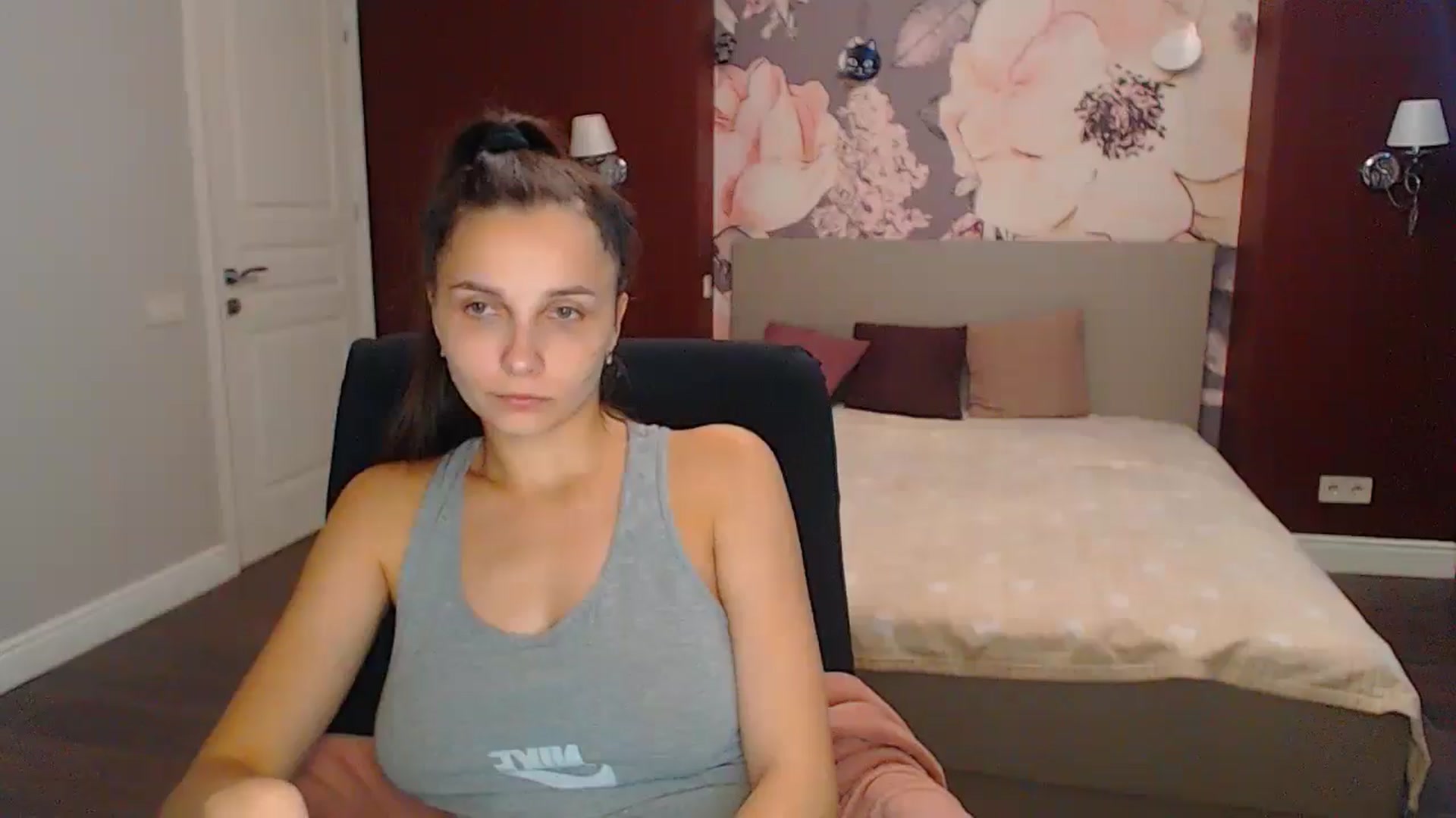 Gallery image thumbnail from Karina_Mils's myfreecams stream on, 09/07/2024, 06:34 image 9 of 20