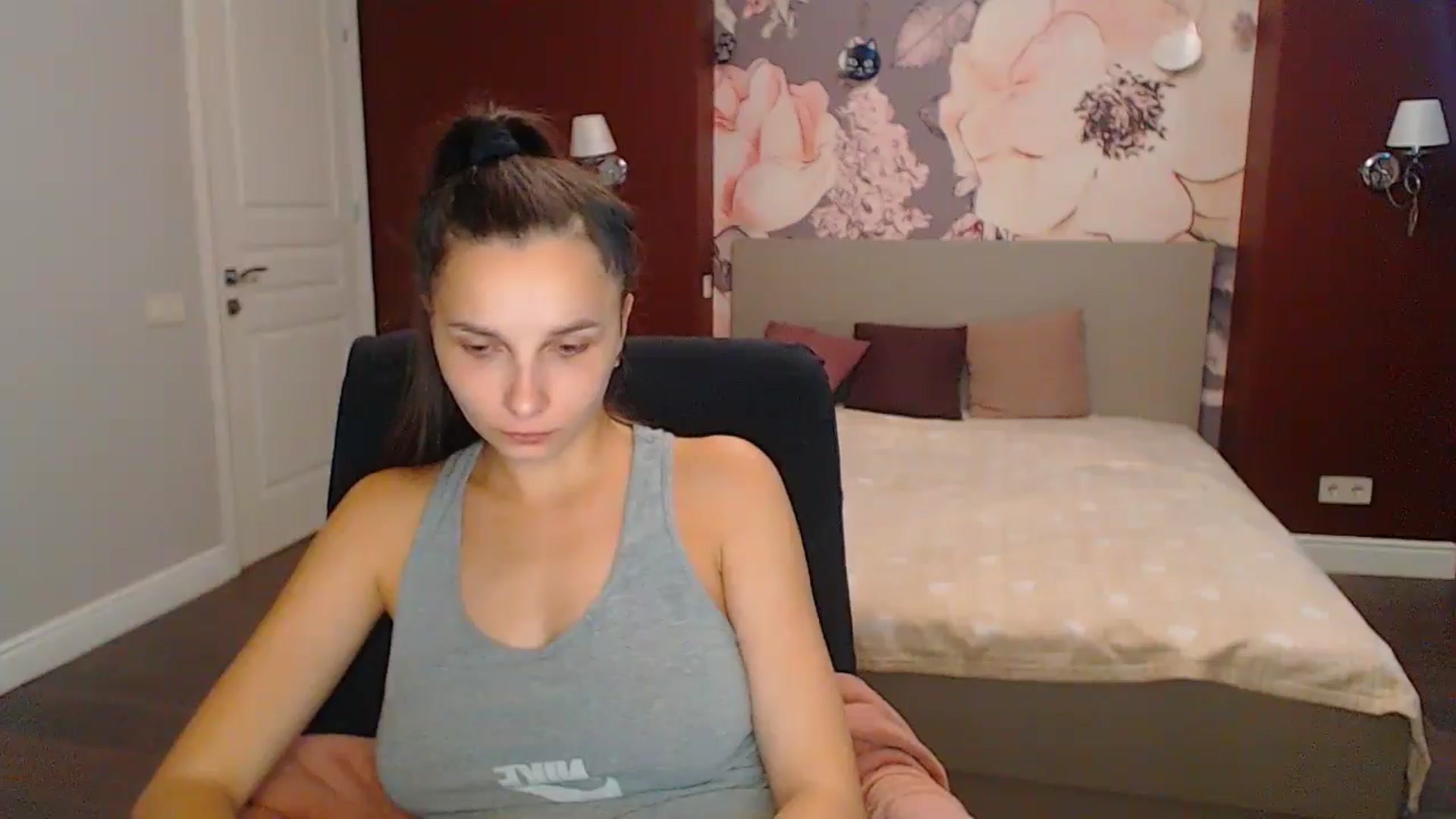 Gallery image thumbnail from Karina_Mils's myfreecams stream on, 09/07/2024, 06:34 image 12 of 20