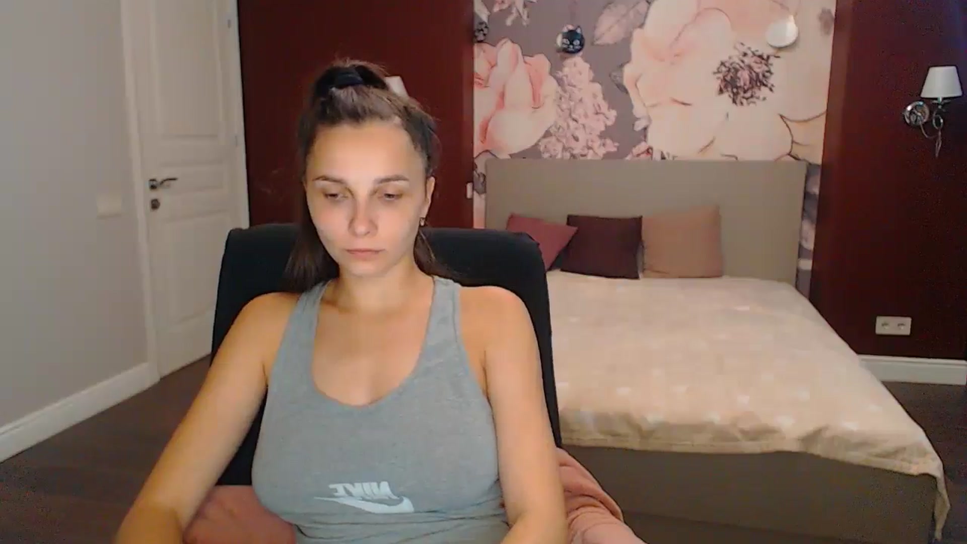 Gallery image thumbnail from Karina_Mils's myfreecams stream on, 09/07/2024, 06:34 image 4 of 20