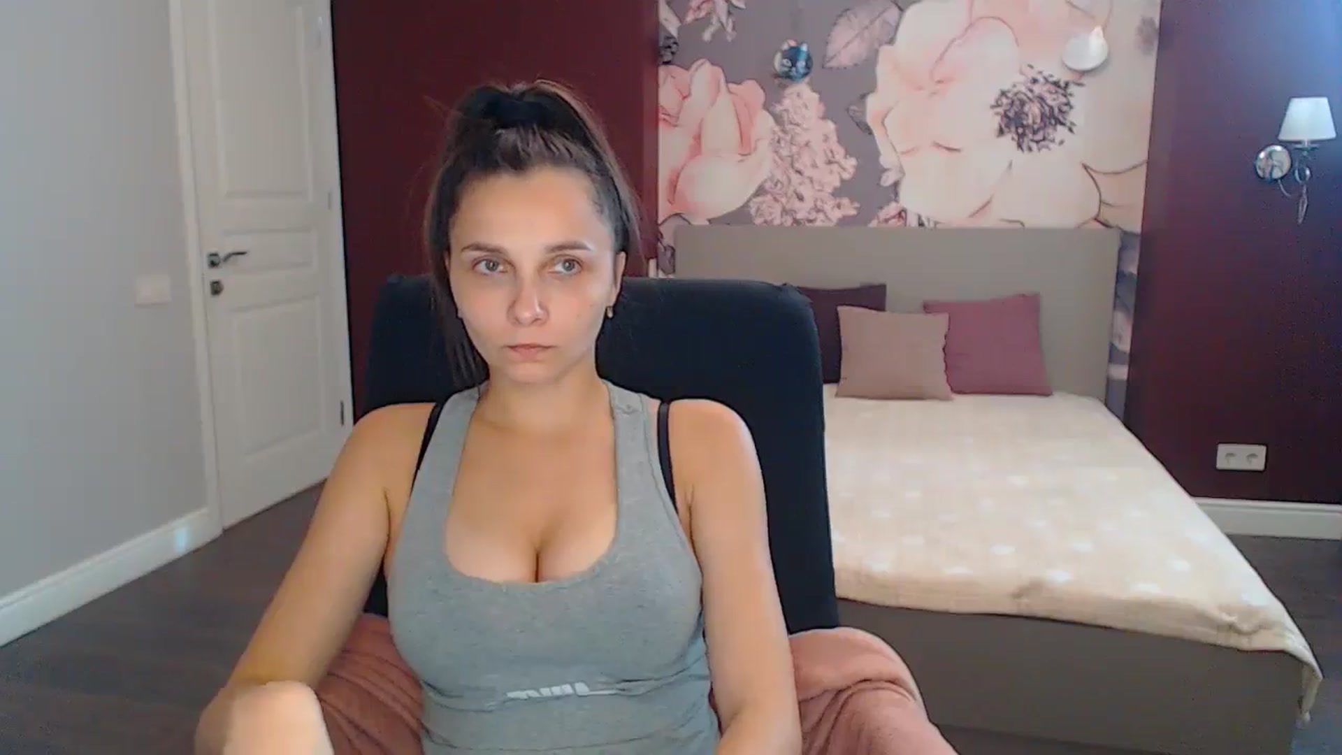 Gallery image thumbnail from Karina_Mils's myfreecams stream on, 09/07/2024, 13:35 image 11 of 20