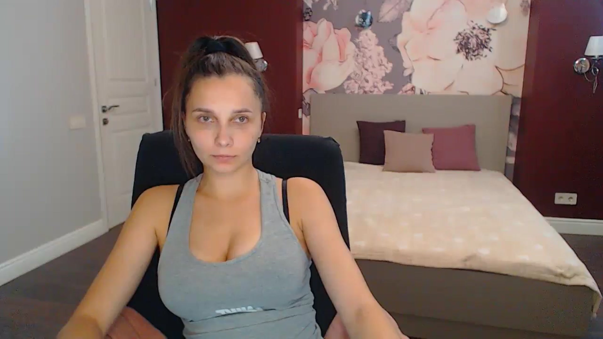 Gallery image thumbnail from Karina_Mils's myfreecams stream on, 09/07/2024, 14:34 image 17 of 20