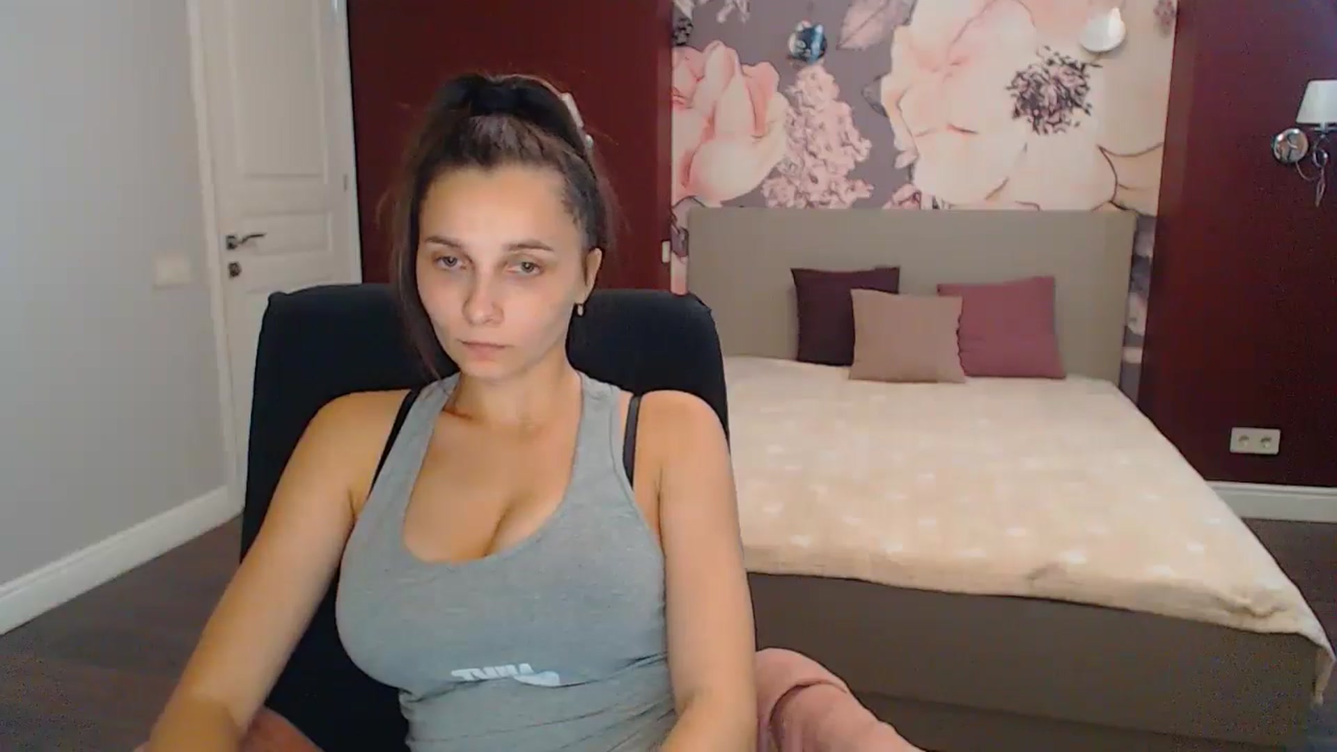 Gallery image thumbnail from Karina_Mils's myfreecams stream on, 09/07/2024, 14:34 image 18 of 20