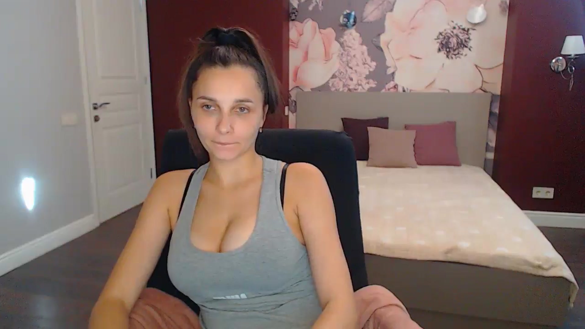 Gallery image thumbnail from Karina_Mils's myfreecams stream on, 09/07/2024, 14:34 image 4 of 20