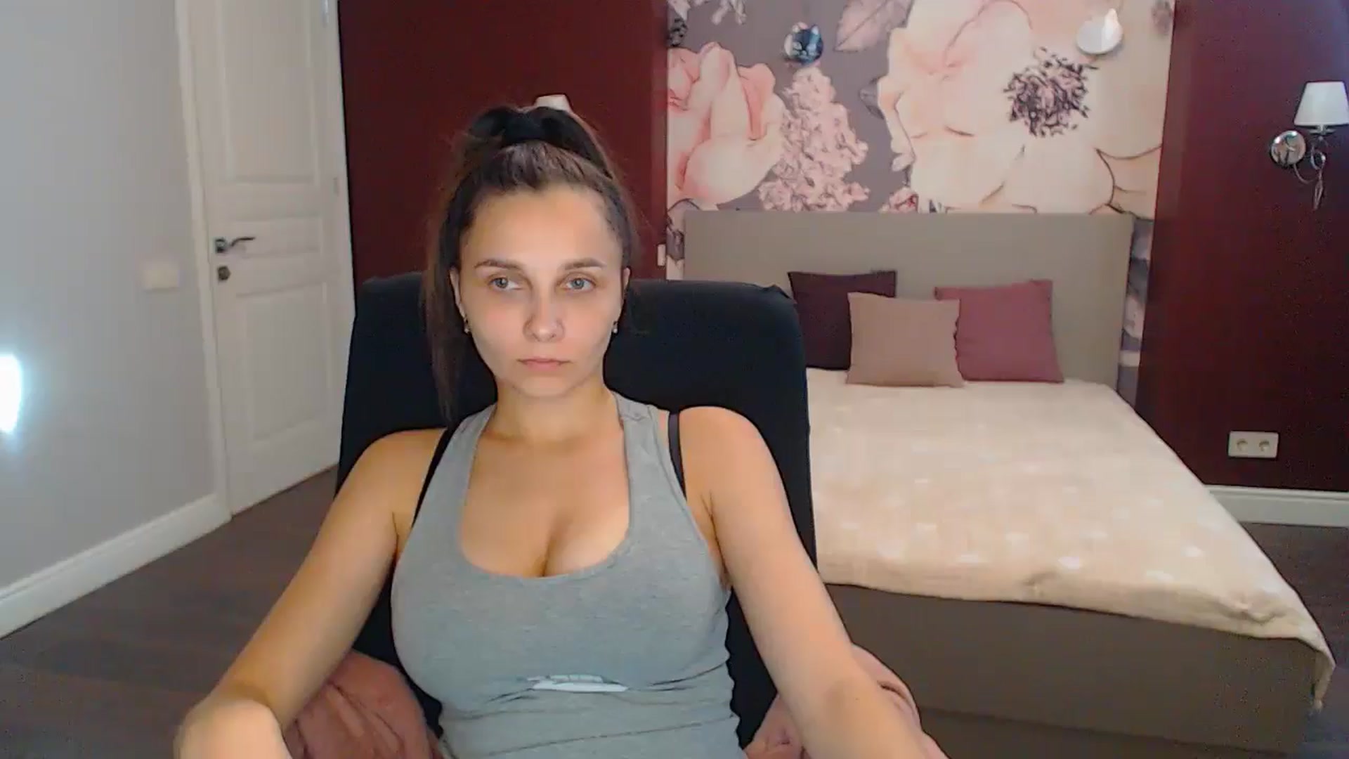 Gallery image thumbnail from Karina_Mils's myfreecams stream on, 09/07/2024, 14:34 image 9 of 20
