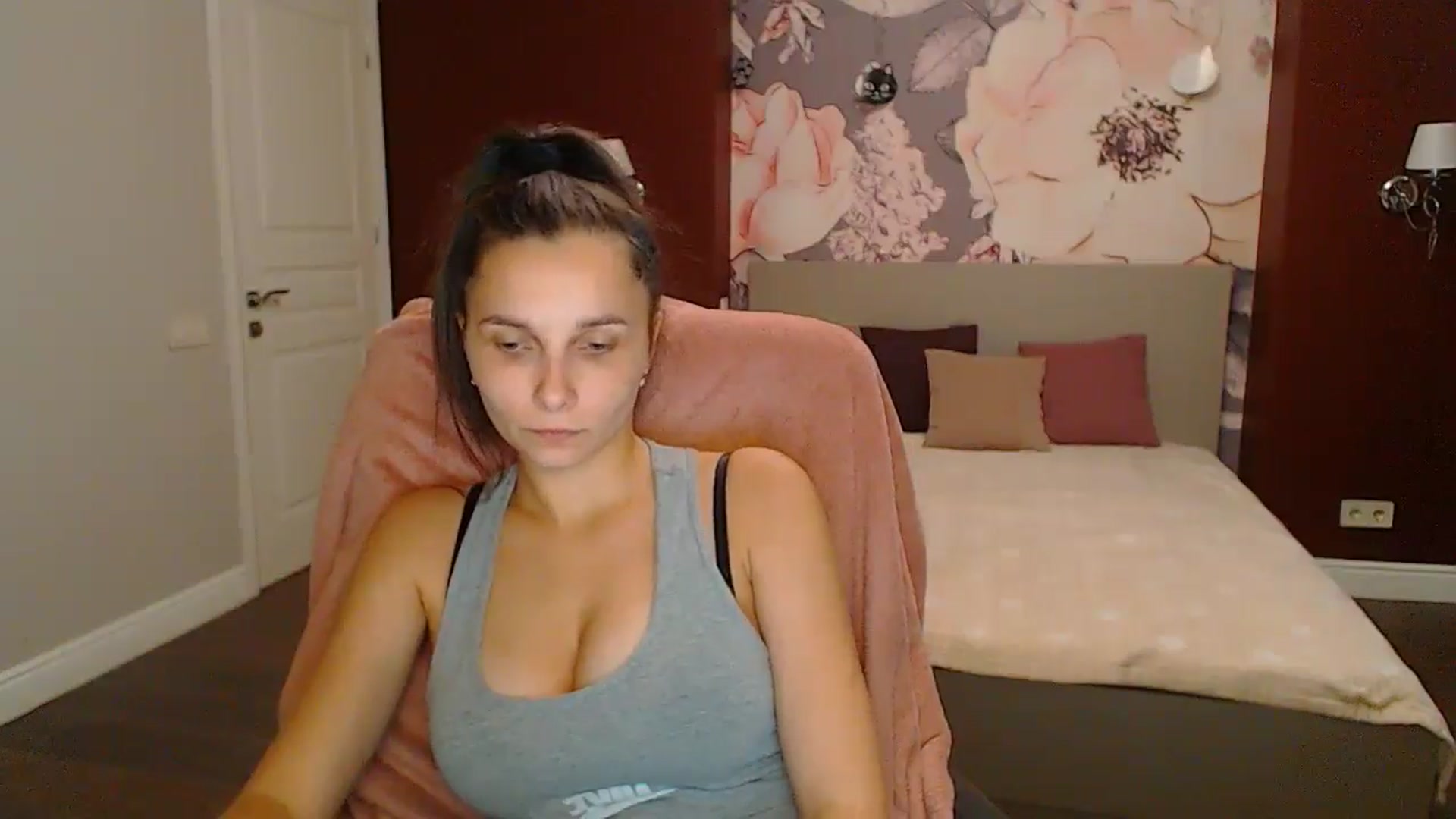 Gallery image thumbnail from Karina_Mils's myfreecams stream on, 09/07/2024, 16:11 image 11 of 20