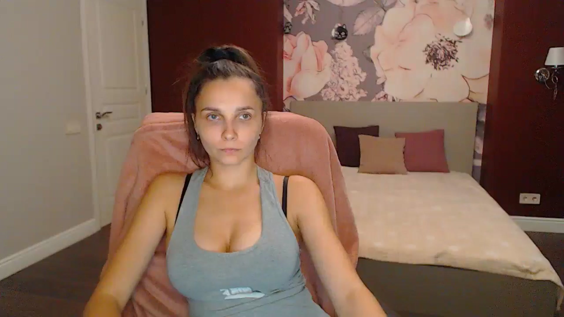 Gallery image thumbnail from Karina_Mils's myfreecams stream on, 09/07/2024, 16:11 image 19 of 20