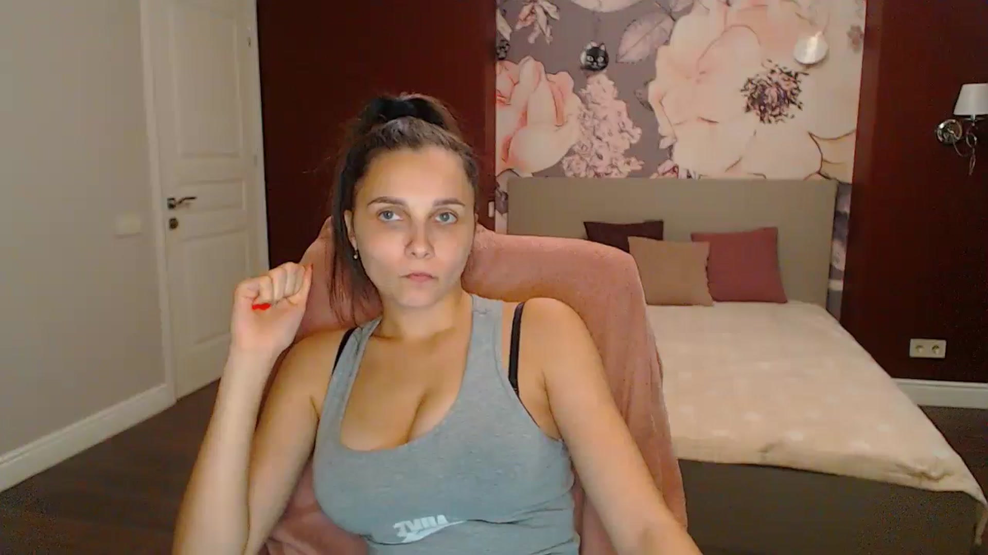 Gallery image thumbnail from Karina_Mils's myfreecams stream on, 09/07/2024, 16:11 image 4 of 20