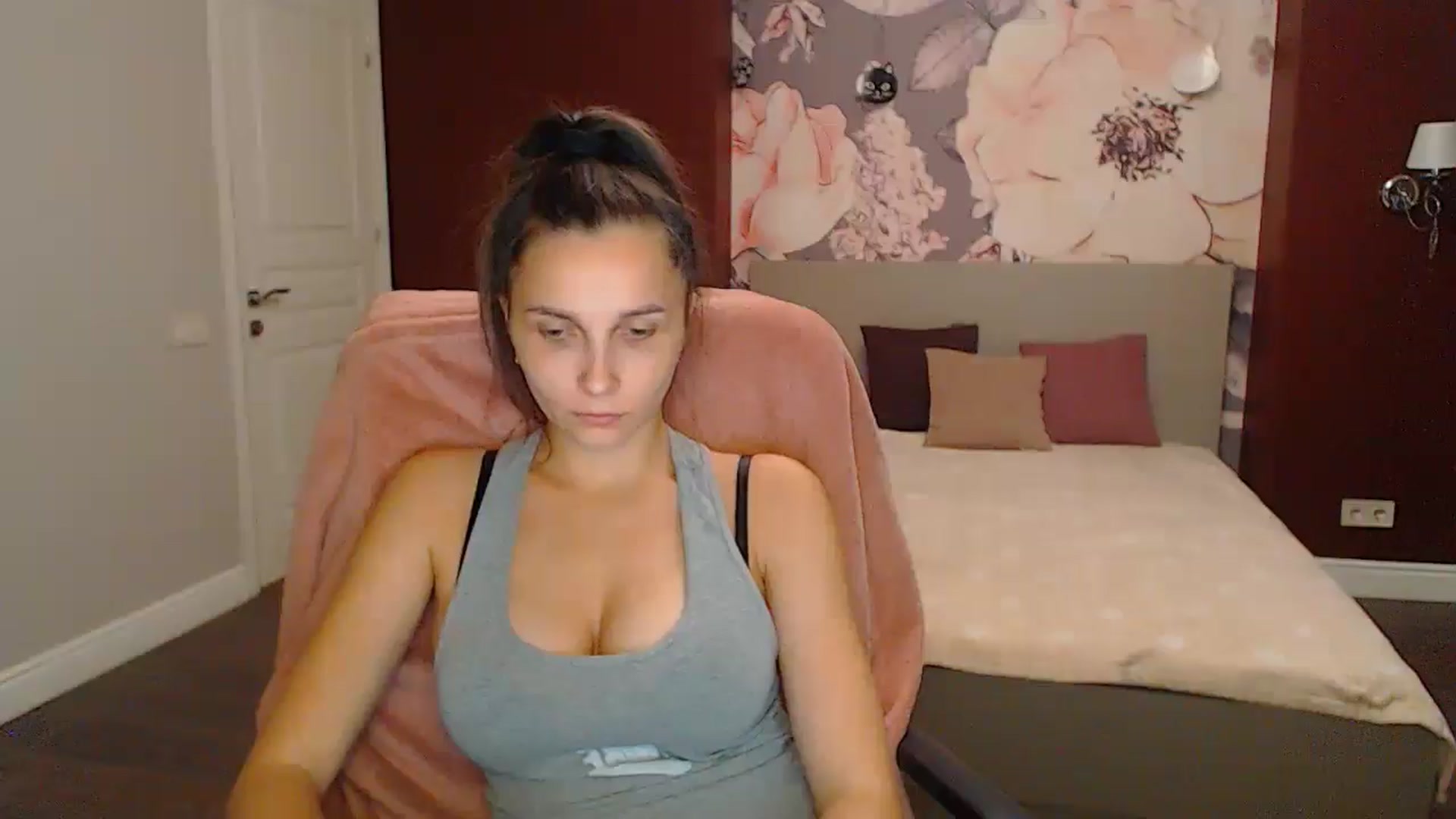Gallery image thumbnail from Karina_Mils's myfreecams stream on, 09/07/2024, 16:11 image 18 of 20