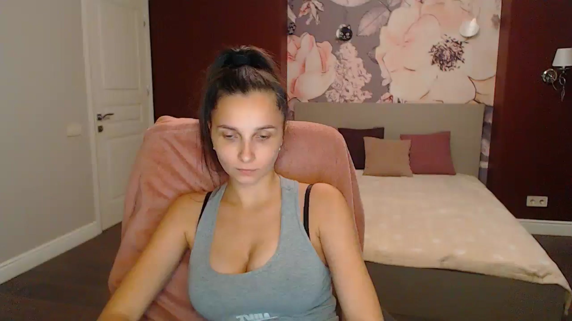 Gallery image thumbnail from Karina_Mils's myfreecams stream on, 09/07/2024, 16:11 image 13 of 20