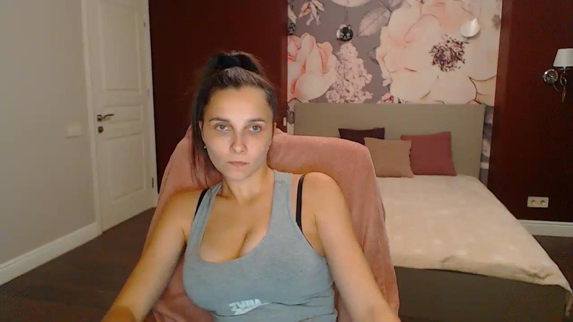 Gallery image thumbnail from Karina_Mils's myfreecams stream on, 09/07/2024, 16:11 image 5 of 20