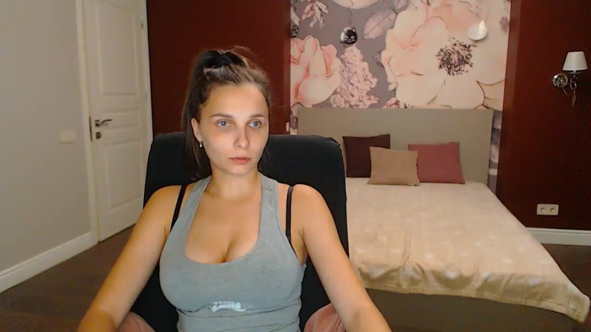 Gallery image thumbnail from Karina_Mils's myfreecams stream on, 09/07/2024, 20:22 image 20 of 20