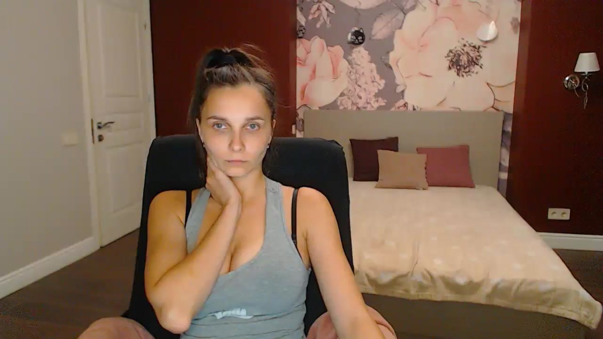 Gallery image thumbnail from Karina_Mils's myfreecams stream on, 09/07/2024, 20:22 image 19 of 20