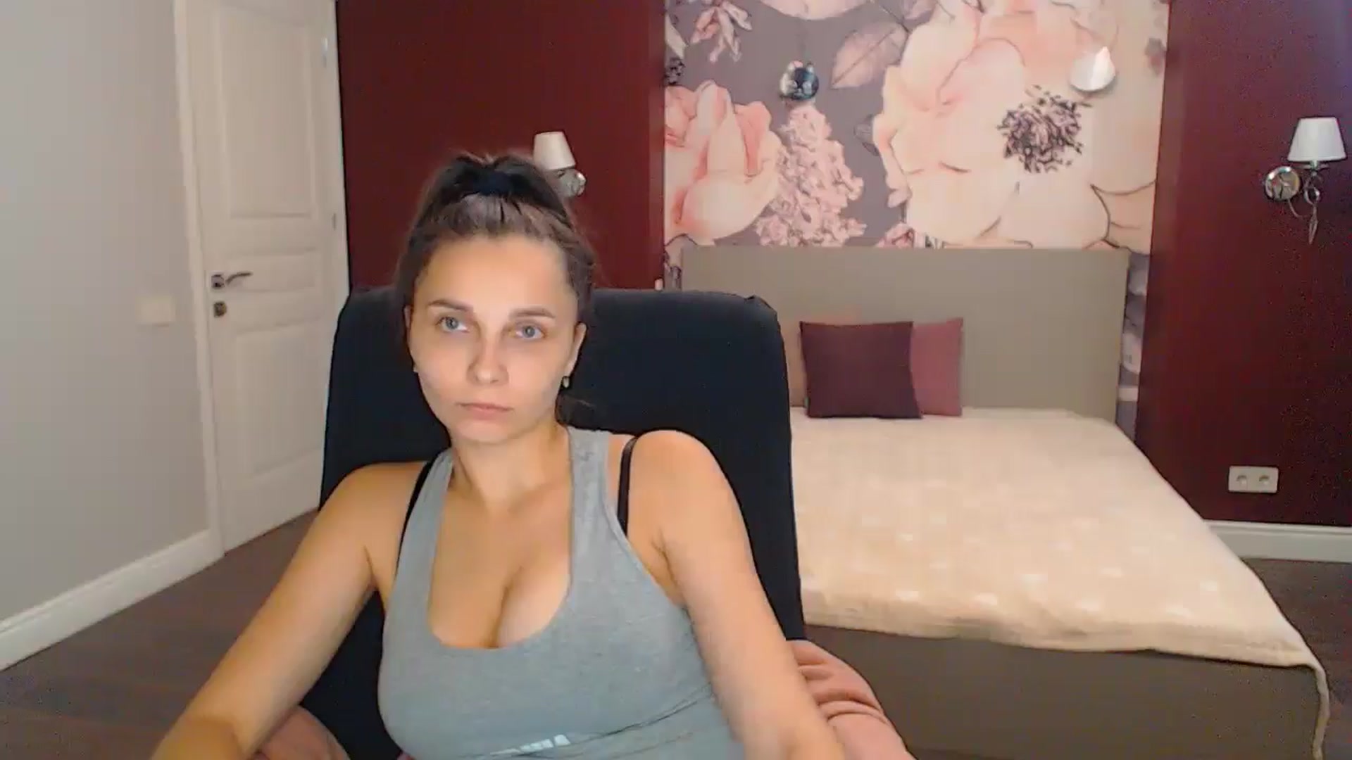 Gallery image thumbnail from Karina_Mils's myfreecams stream on, 09/08/2024, 15:10 image 19 of 20
