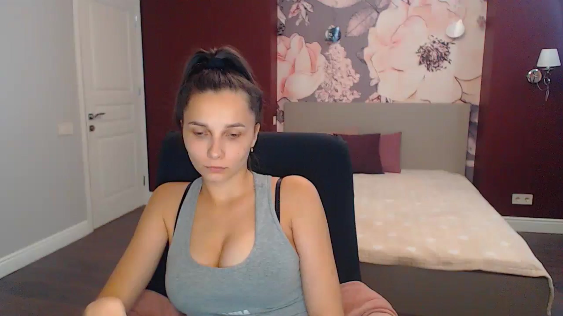 Gallery image thumbnail from Karina_Mils's myfreecams stream on, 09/08/2024, 15:10 image 1 of 20