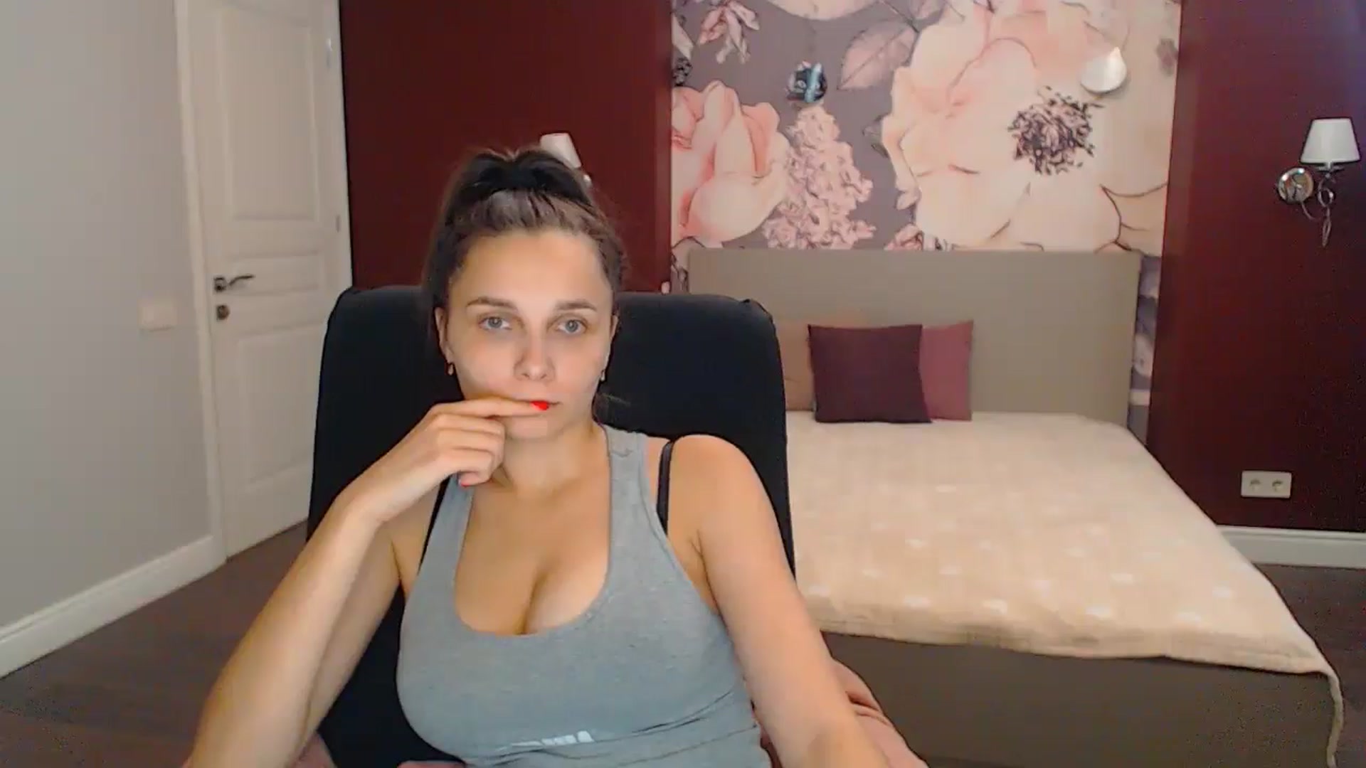 Gallery image thumbnail from Karina_Mils's myfreecams stream on, 09/08/2024, 15:10 image 20 of 20