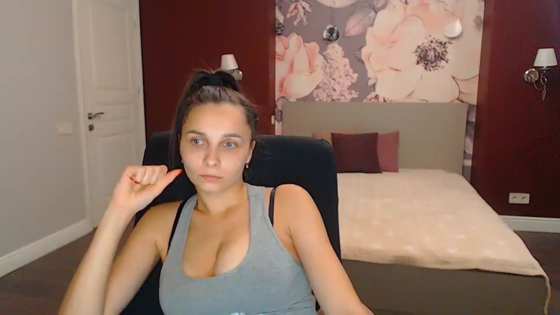 Gallery image thumbnail from Karina_Mils's myfreecams stream on, 09/08/2024, 15:40 image 18 of 20