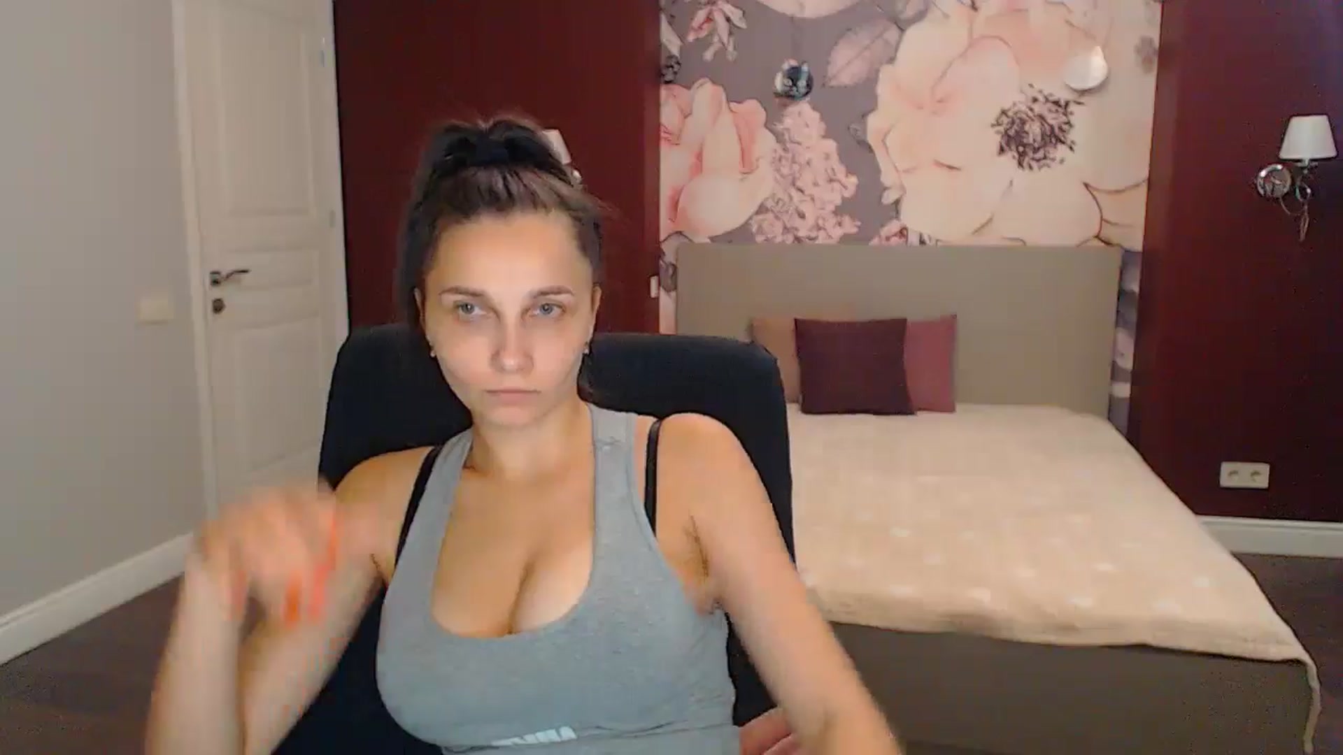 Gallery image thumbnail from Karina_Mils's myfreecams stream on, 09/08/2024, 15:40 image 8 of 20