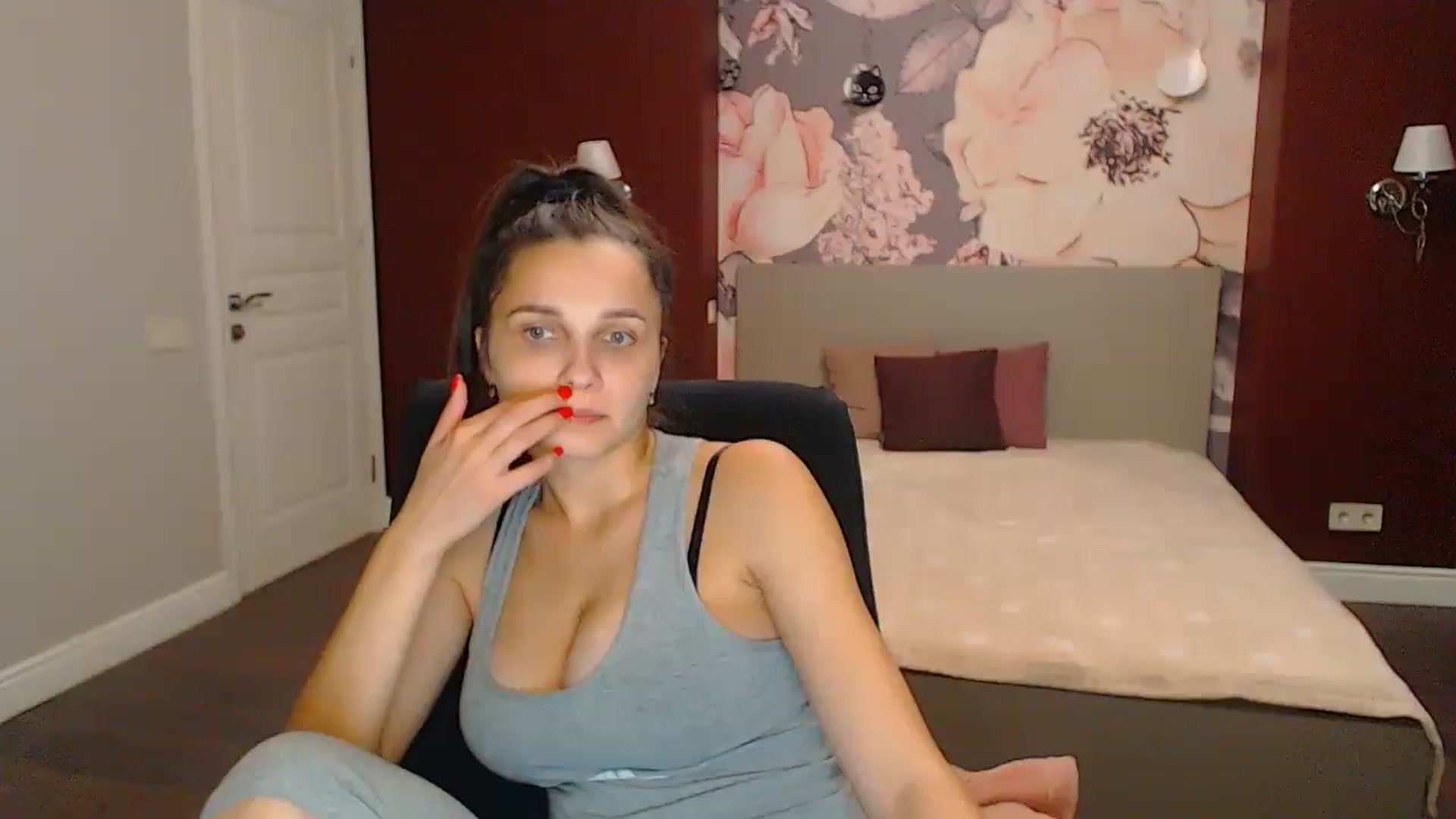 Gallery image thumbnail from Karina_Mils's myfreecams stream on, 09/08/2024, 17:05 image 13 of 20