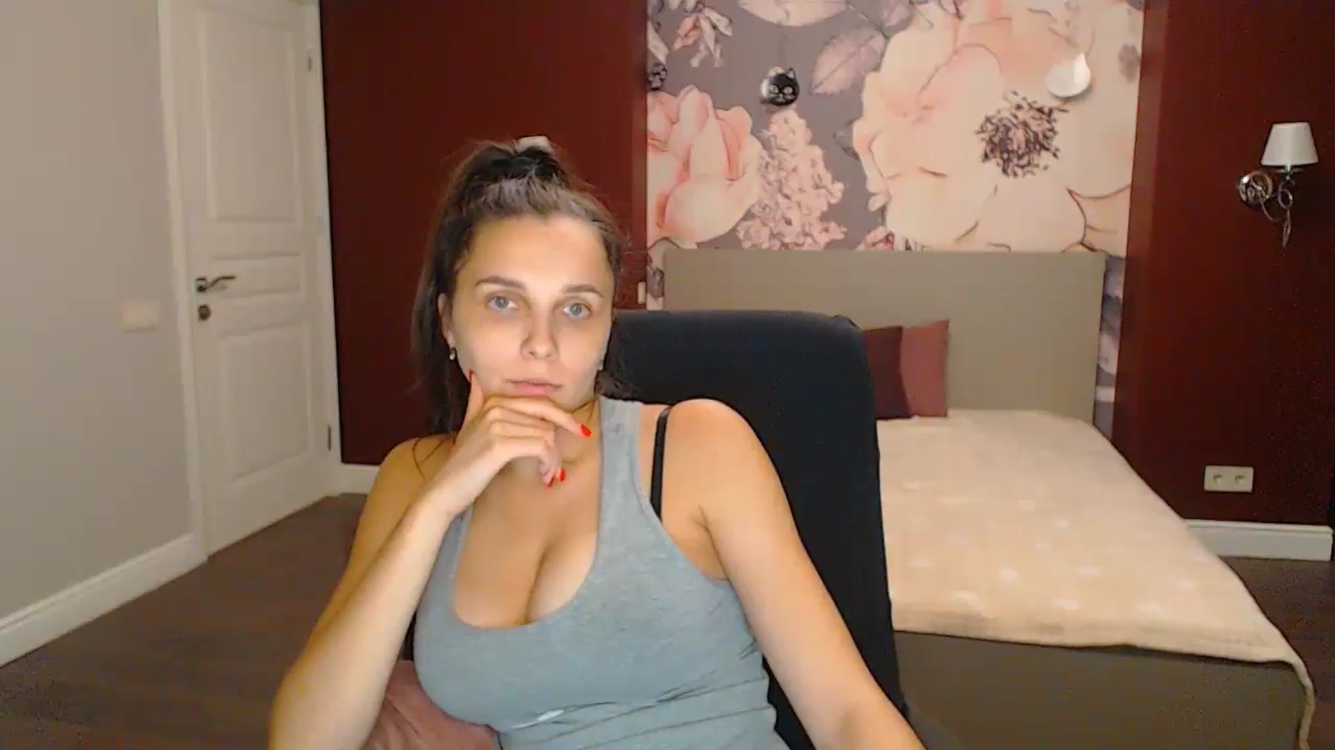 Gallery image thumbnail from Karina_Mils's myfreecams stream on, 09/08/2024, 18:20 image 19 of 20