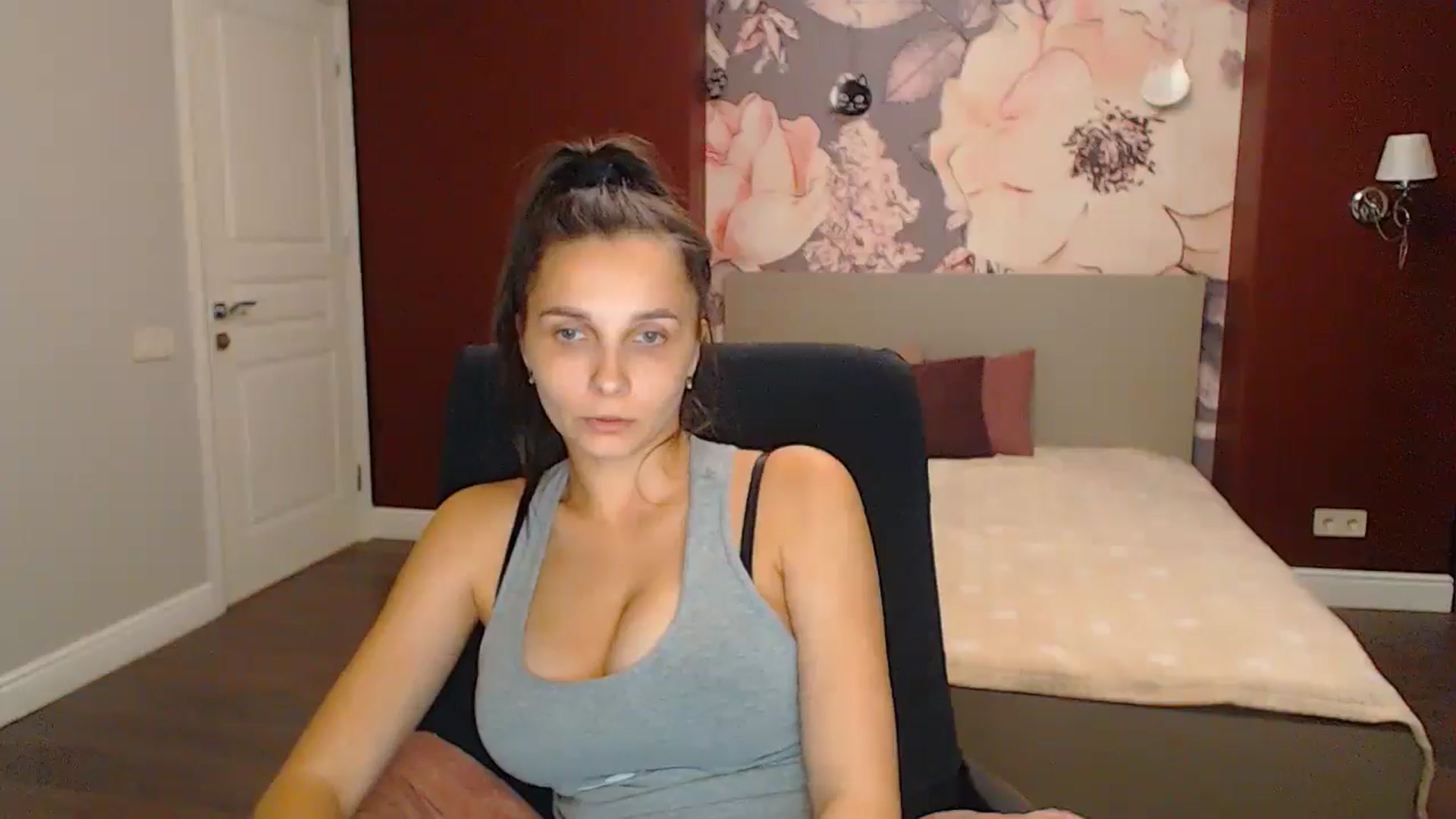 Gallery image thumbnail from Karina_Mils's myfreecams stream on, 09/08/2024, 18:20 image 18 of 20