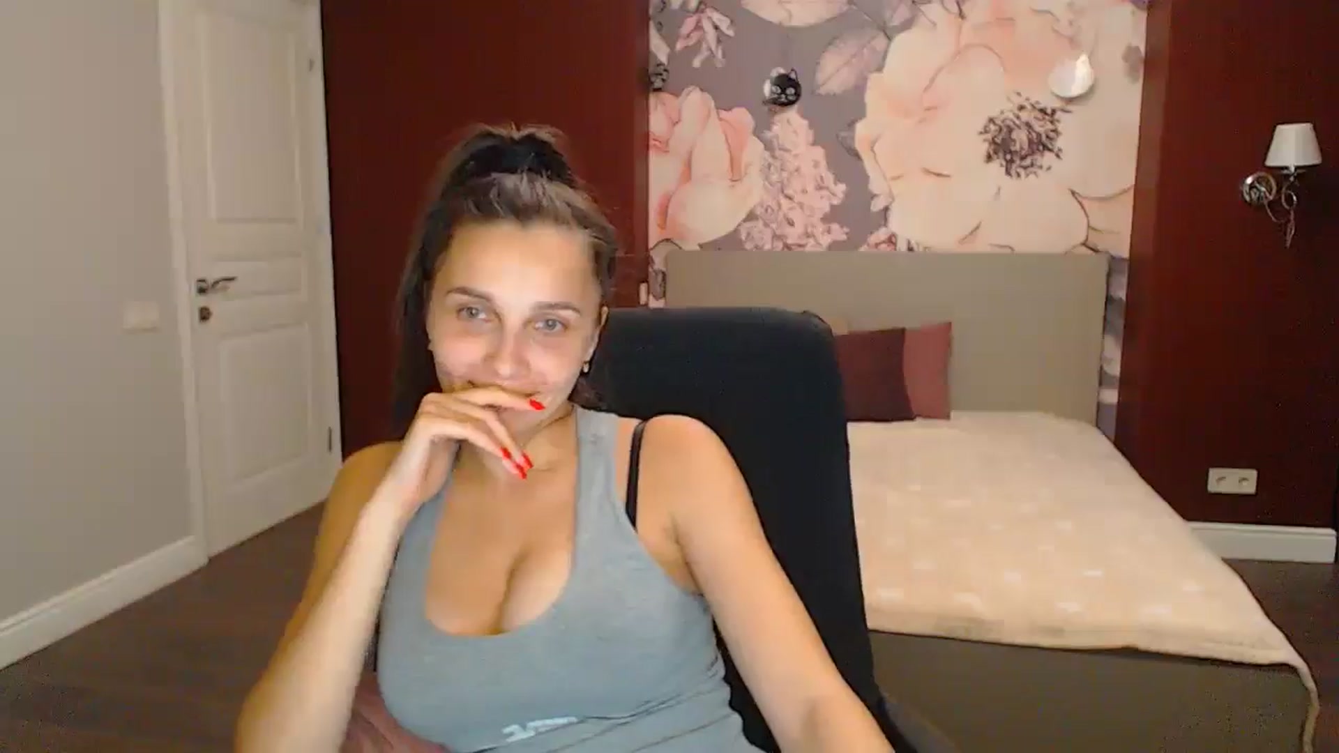 Gallery image thumbnail from Karina_Mils's myfreecams stream on, 09/08/2024, 18:20 image 20 of 20