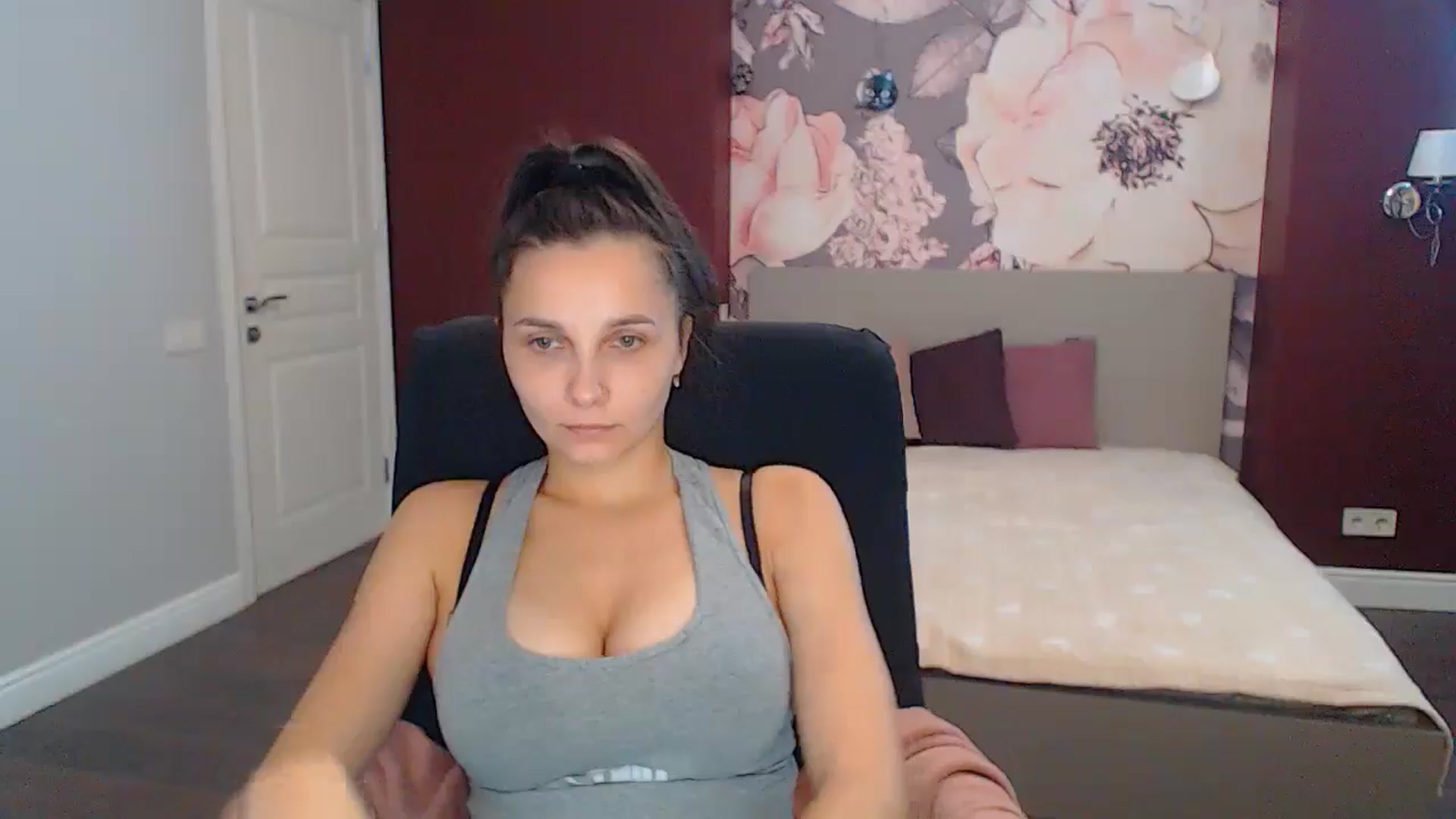 Gallery image thumbnail from Karina_Mils's myfreecams stream on, 09/09/2024, 10:55 image 13 of 20