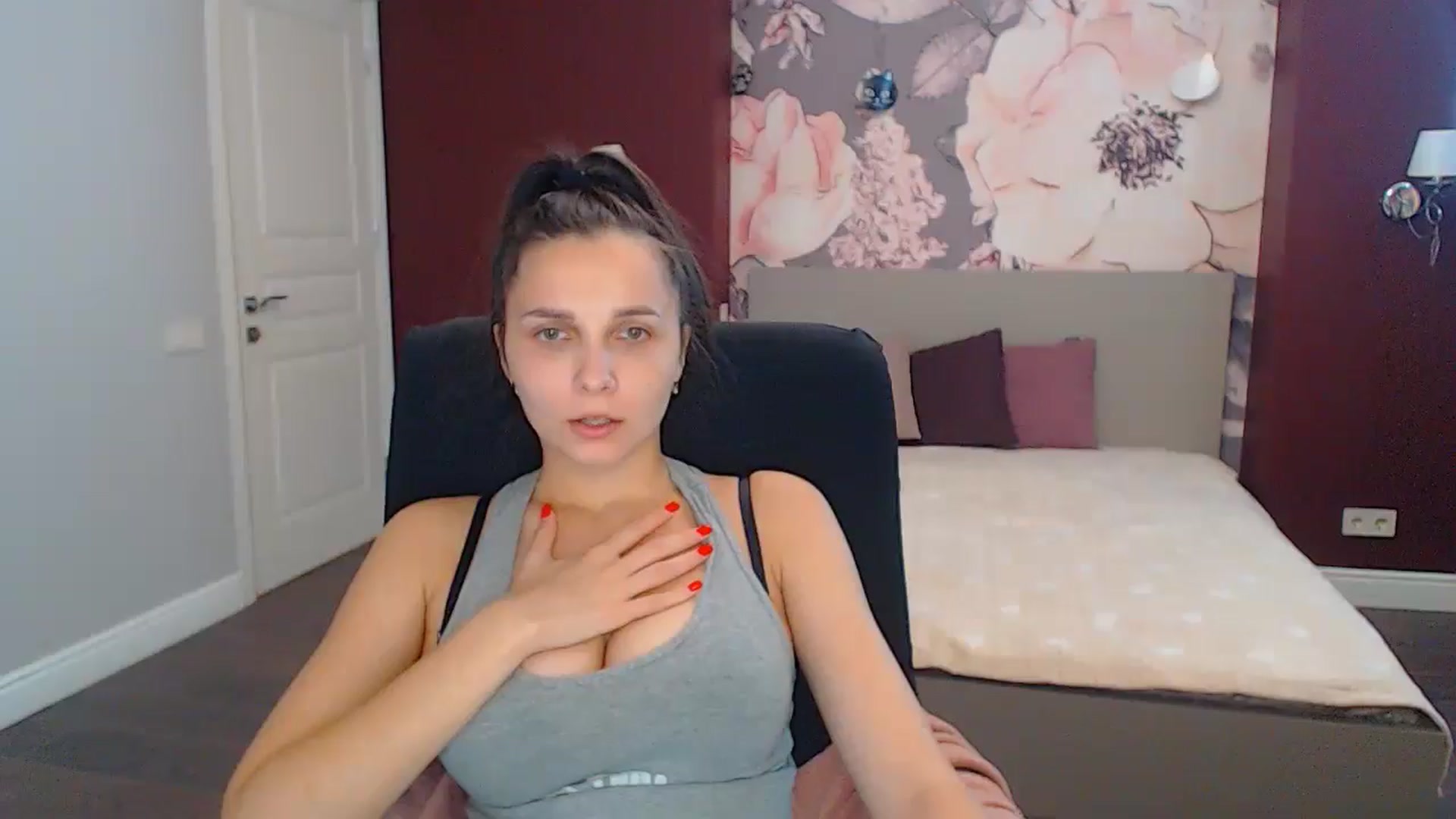Gallery image thumbnail from Karina_Mils's myfreecams stream on, 09/09/2024, 10:55 image 16 of 20