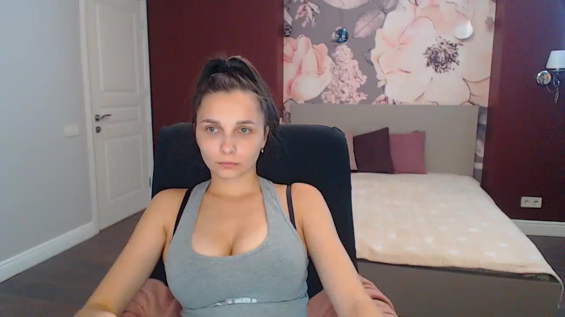 Gallery image thumbnail from Karina_Mils's myfreecams stream on, 09/09/2024, 10:55 image 15 of 20