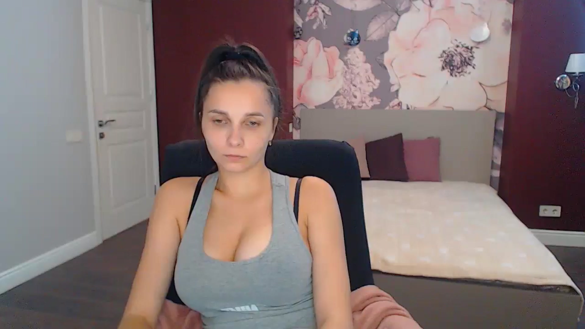 Gallery image thumbnail from Karina_Mils's myfreecams stream on, 09/09/2024, 10:55 image 9 of 20