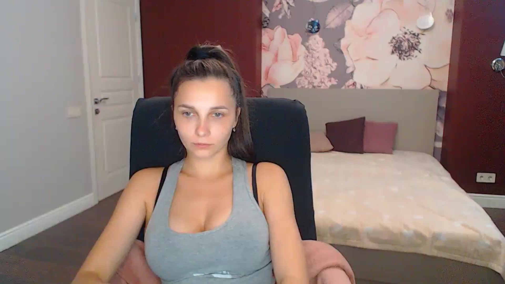 Gallery image thumbnail from Karina_Mils's myfreecams stream on, 09/12/2024, 09:32 image 5 of 20