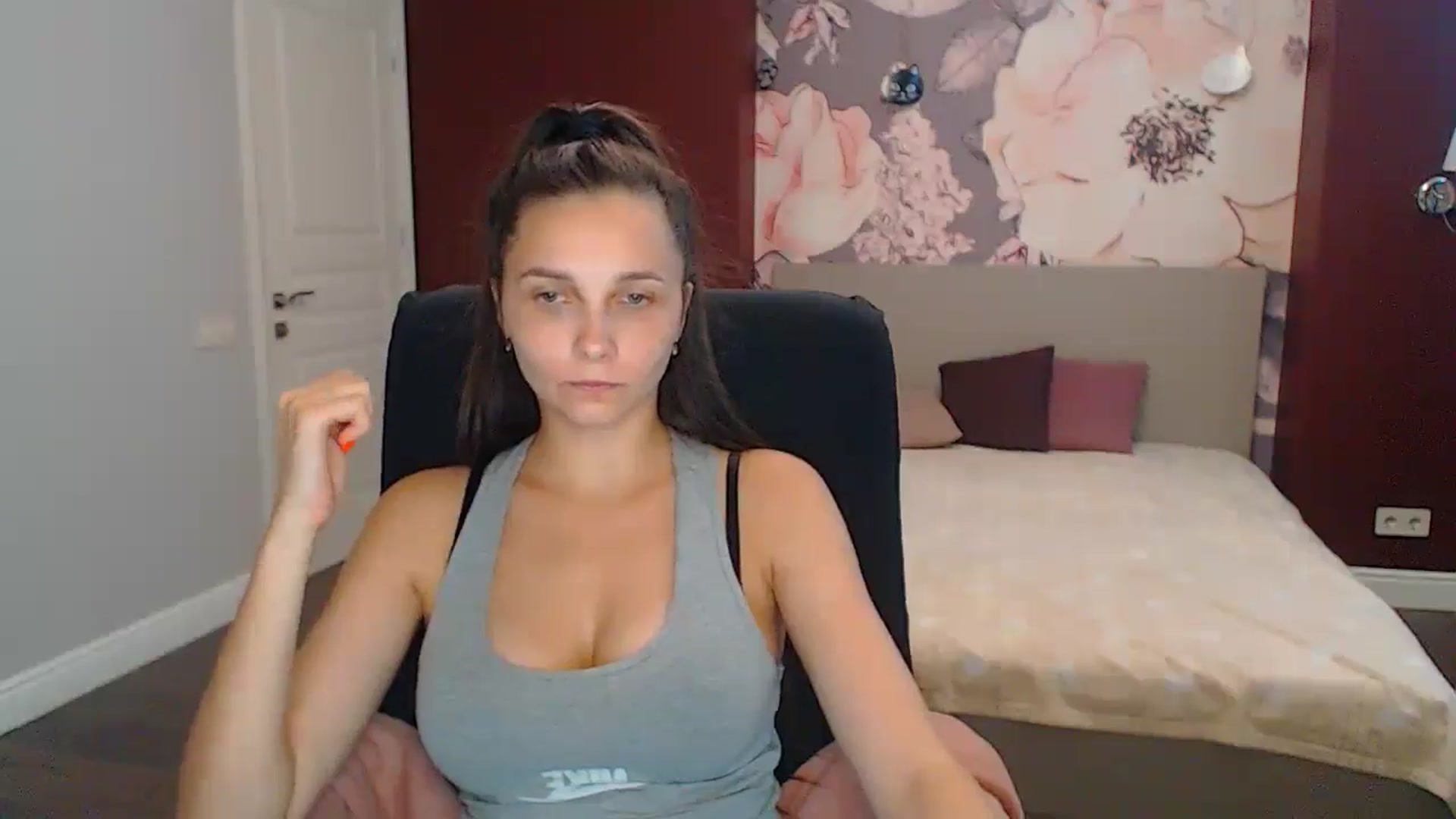 Gallery image thumbnail from Karina_Mils's myfreecams stream on, 09/12/2024, 09:32 image 19 of 20