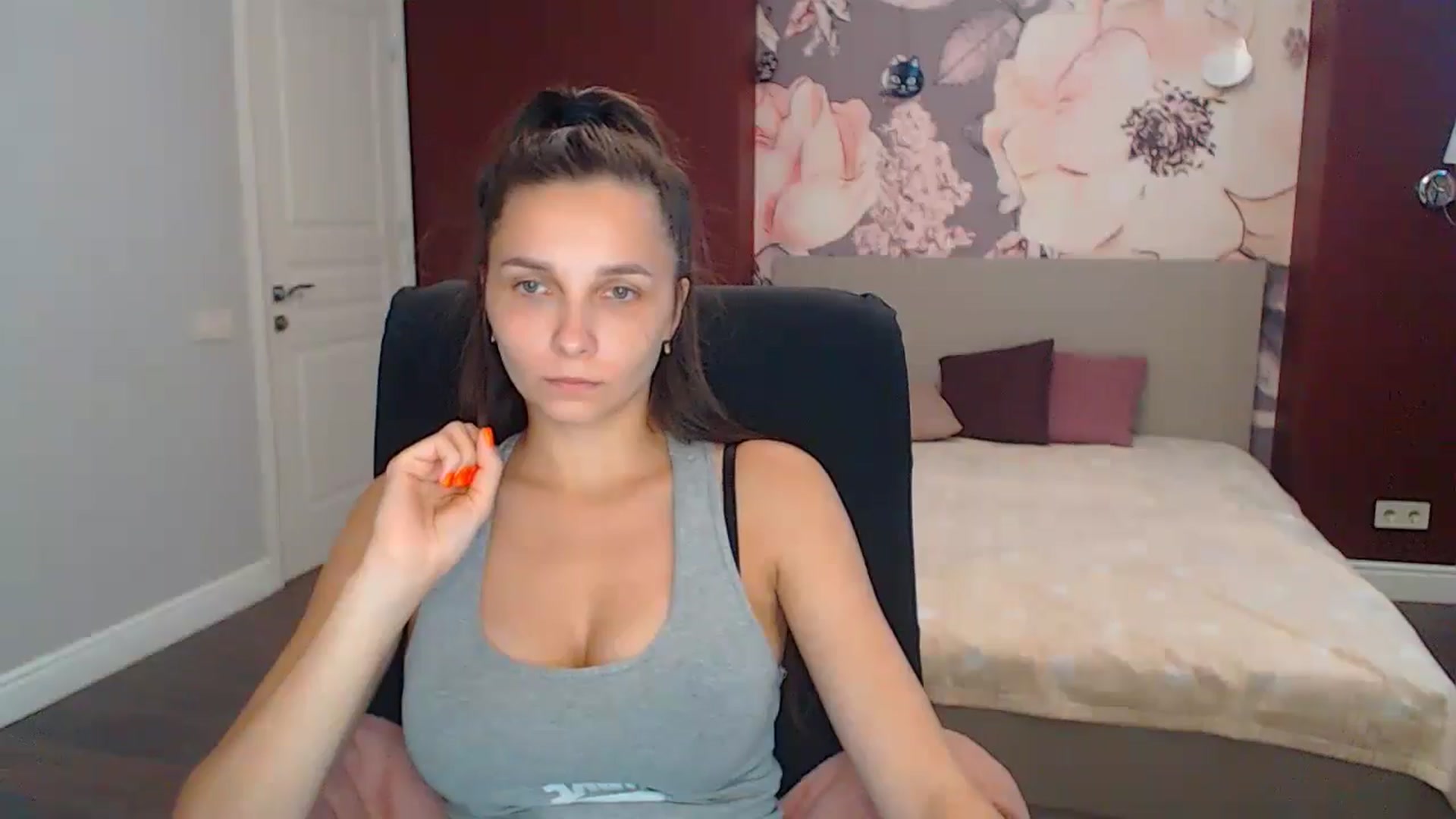 Gallery image thumbnail from Karina_Mils's myfreecams stream on, 09/12/2024, 09:32 image 14 of 20