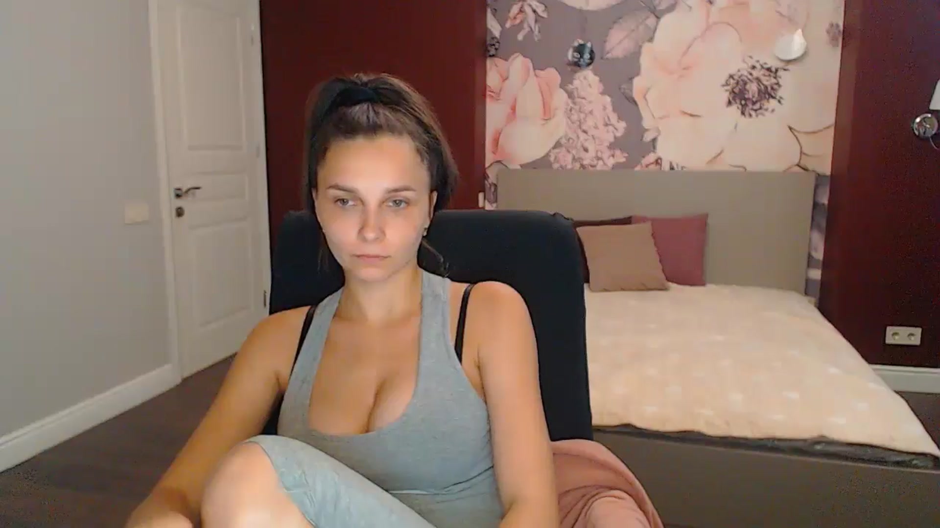 Gallery image thumbnail from Karina_Mils's myfreecams stream on, 09/13/2024, 15:18 image 6 of 20