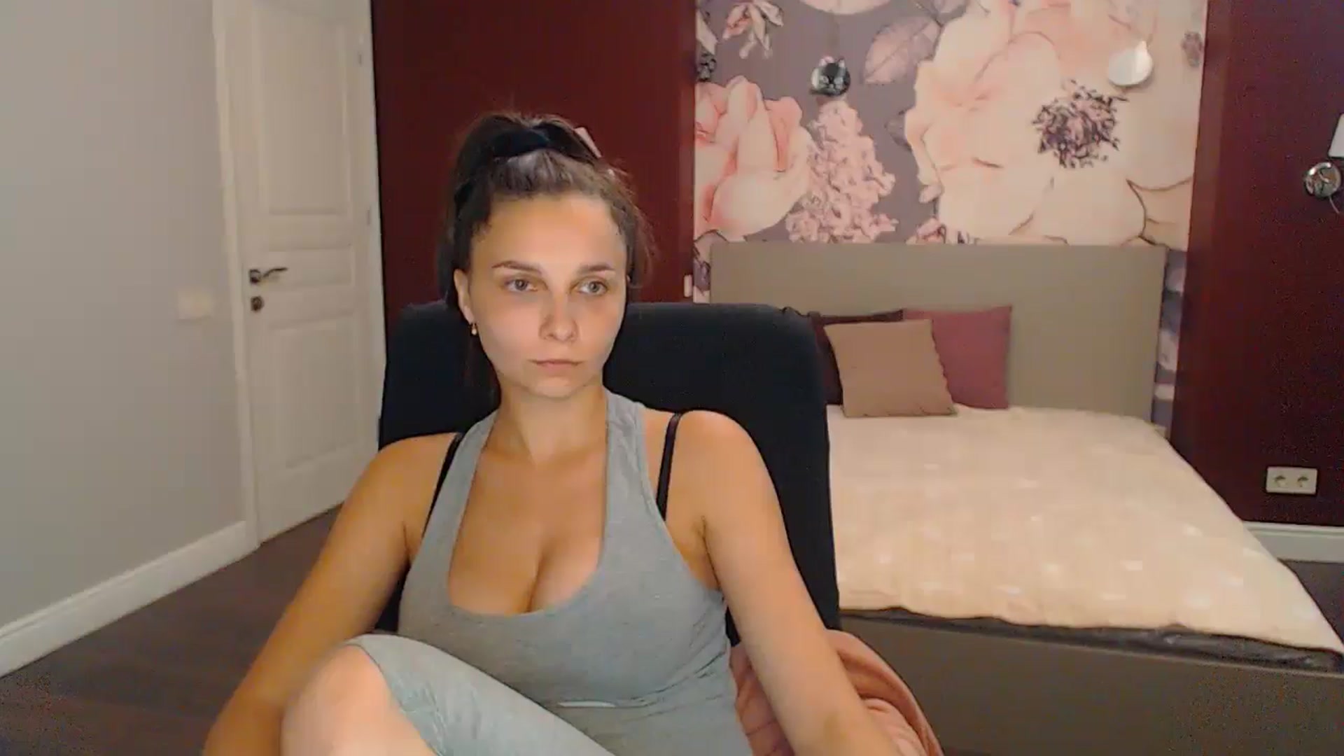 Gallery image thumbnail from Karina_Mils's myfreecams stream on, 09/13/2024, 15:18 image 20 of 20