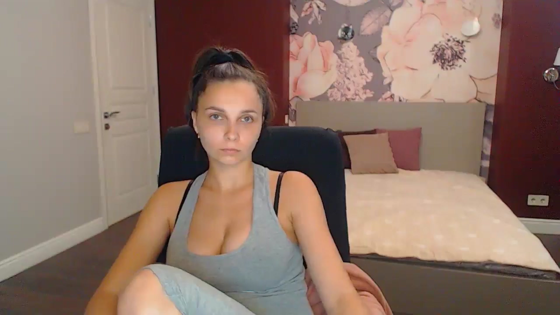 Gallery image thumbnail from Karina_Mils's myfreecams stream on, 09/13/2024, 15:18 image 14 of 20