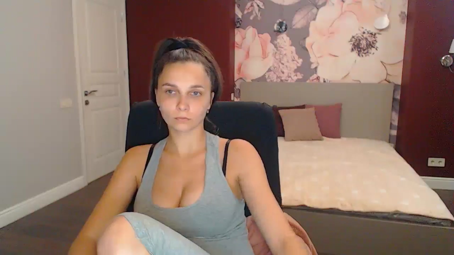 Gallery image thumbnail from Karina_Mils's myfreecams stream on, 09/13/2024, 15:18 image 9 of 20