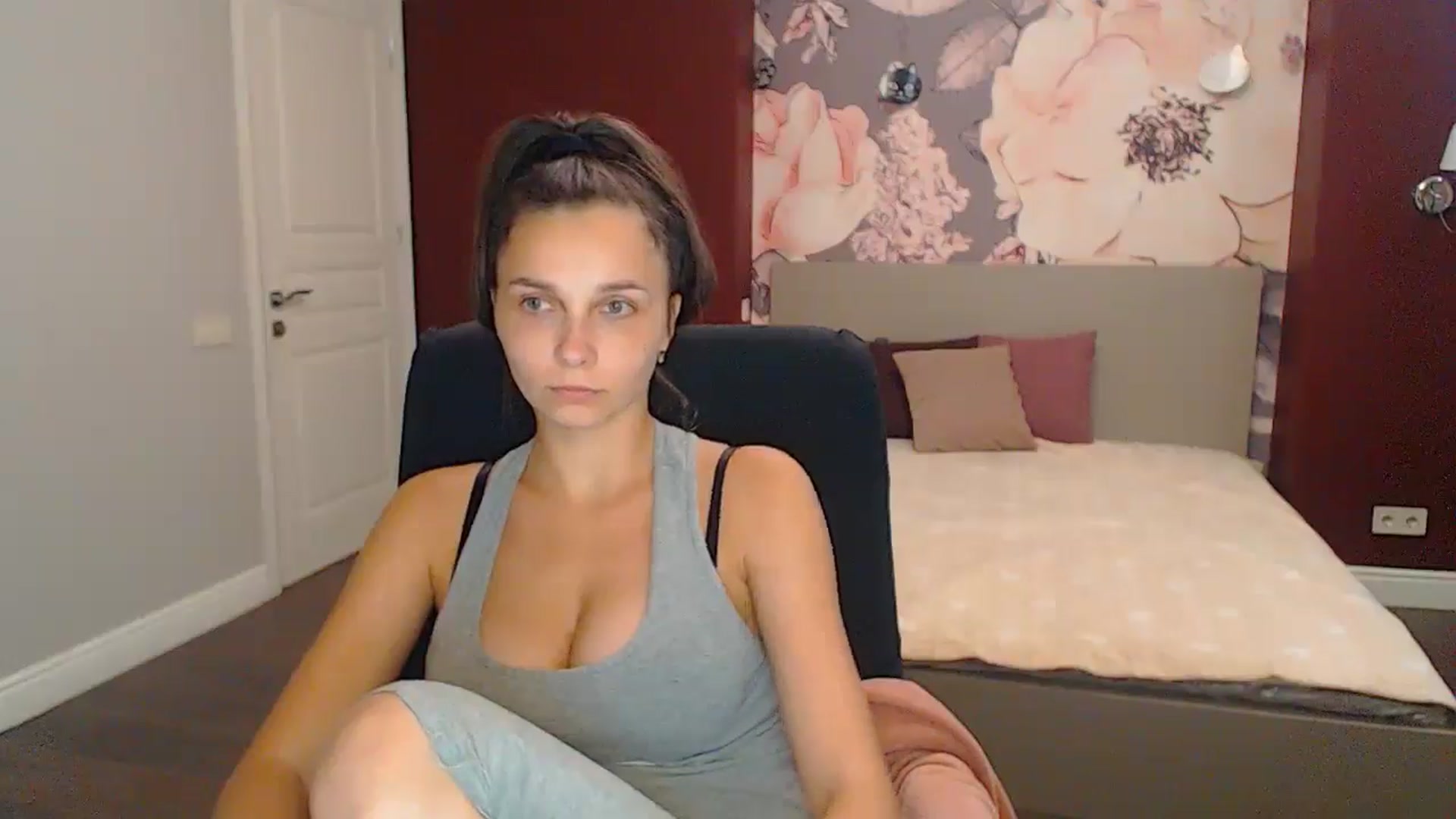 Gallery image thumbnail from Karina_Mils's myfreecams stream on, 09/13/2024, 15:18 image 7 of 20