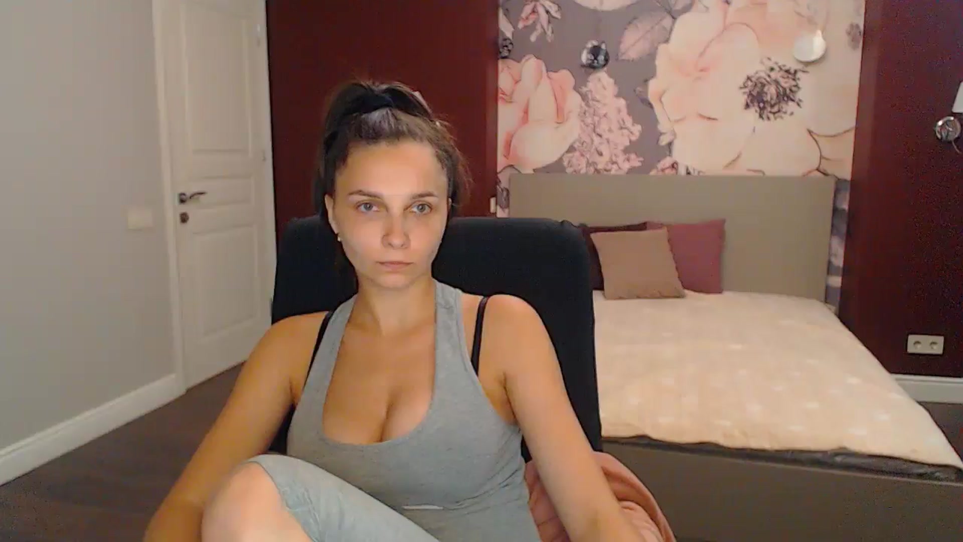 Gallery image thumbnail from Karina_Mils's myfreecams stream on, 09/13/2024, 15:18 image 19 of 20