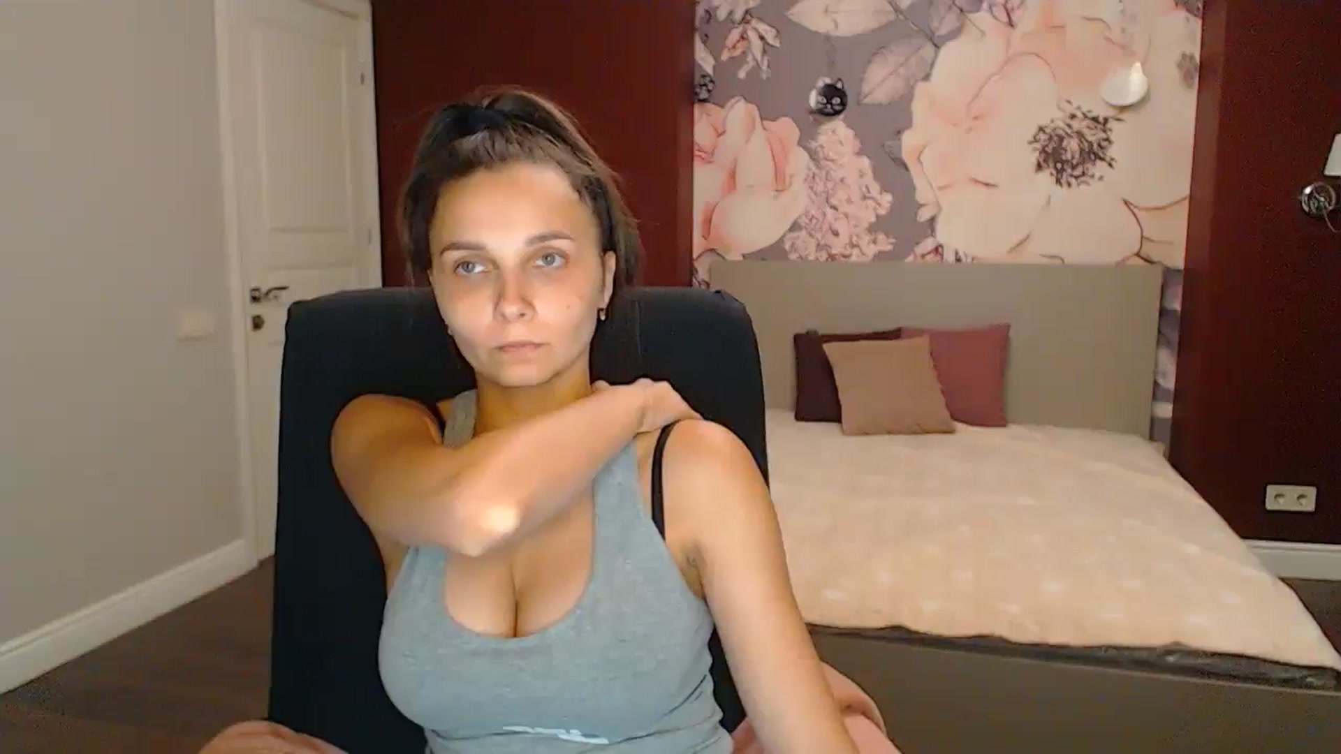 Gallery image thumbnail from Karina_Mils's myfreecams stream on, 09/13/2024, 16:46 image 19 of 20