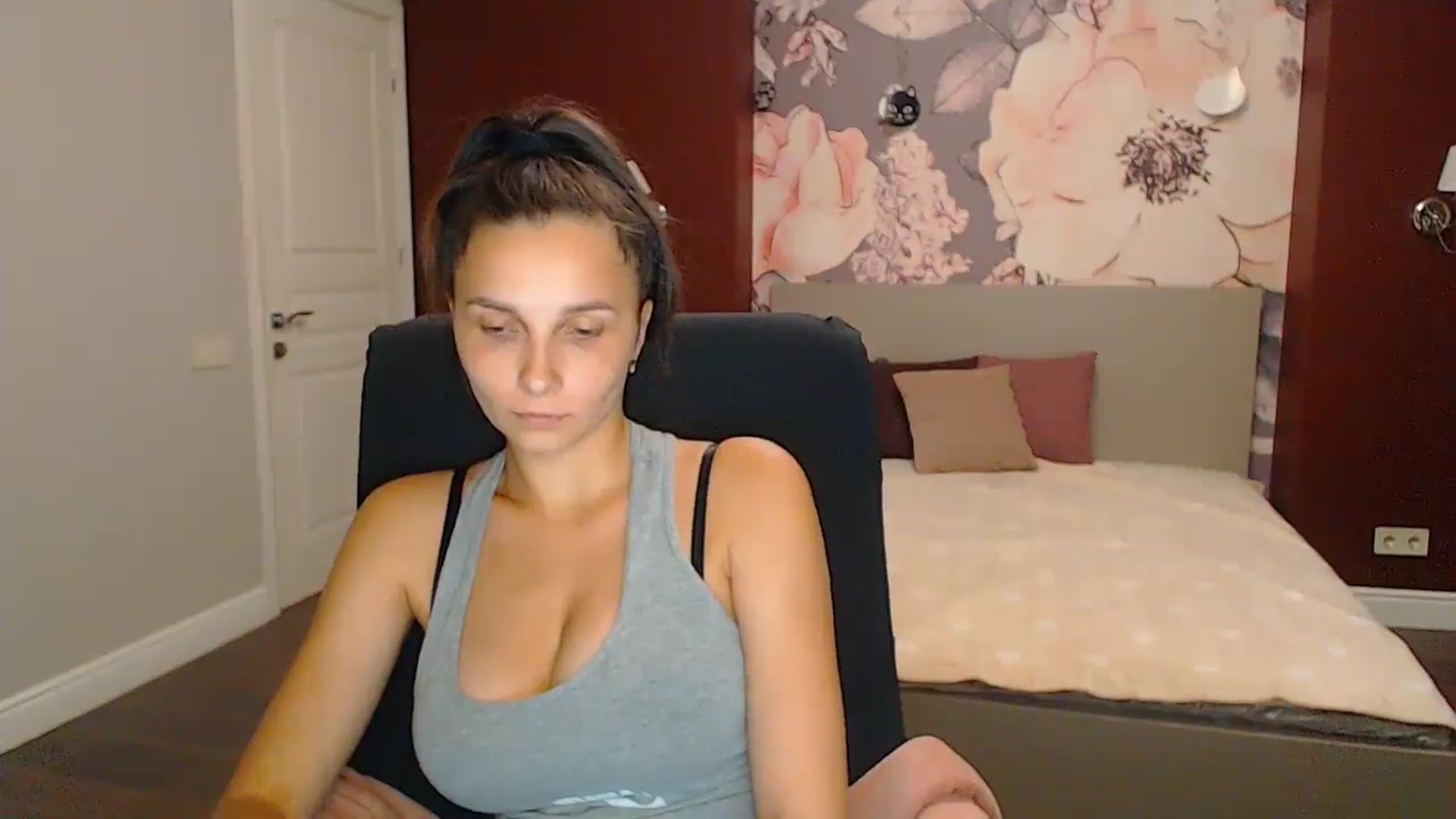 Gallery image thumbnail from Karina_Mils's myfreecams stream on, 09/13/2024, 16:46 image 20 of 20